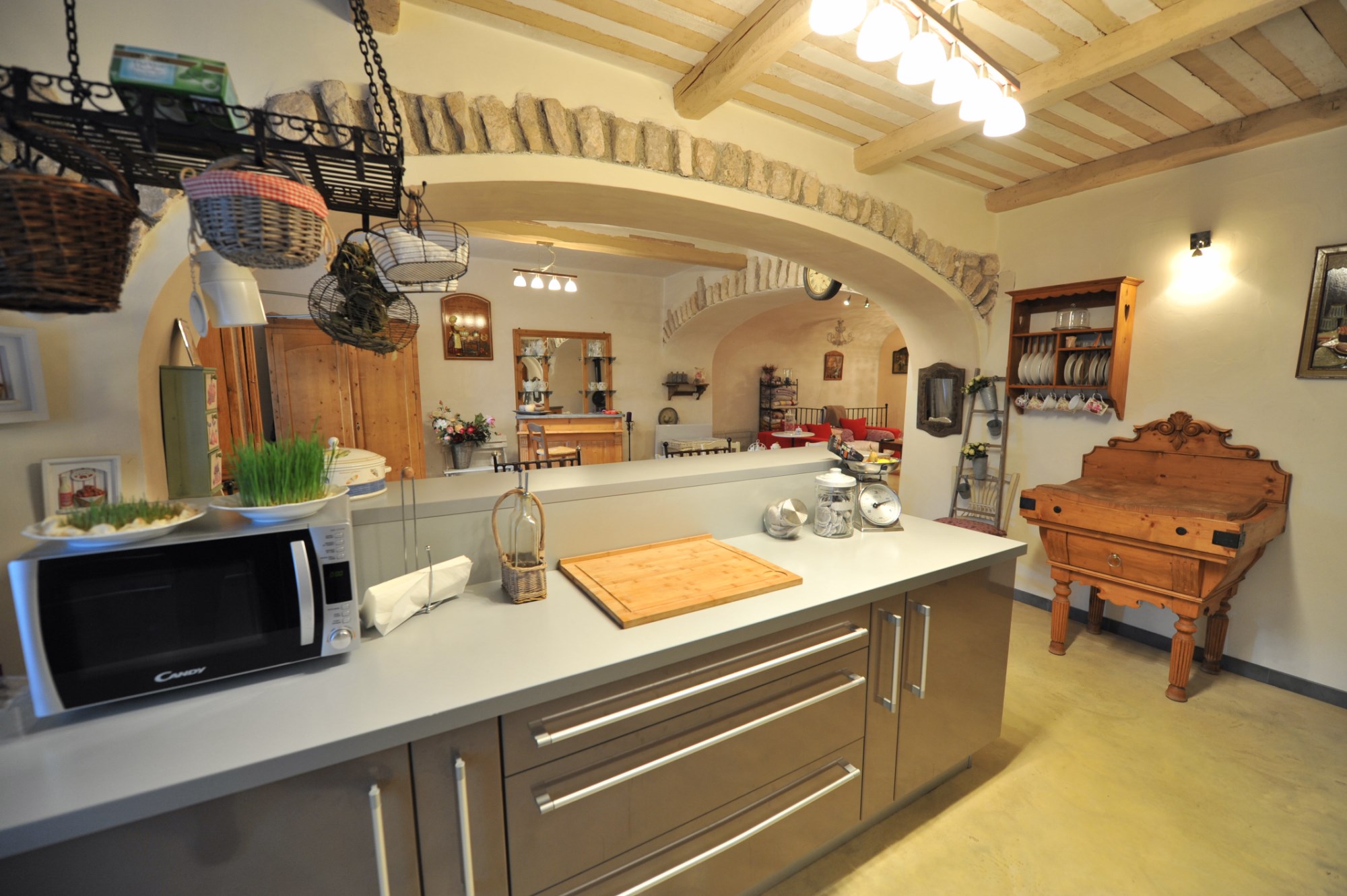 En Provence, à vendre,  maison de village rénovée   