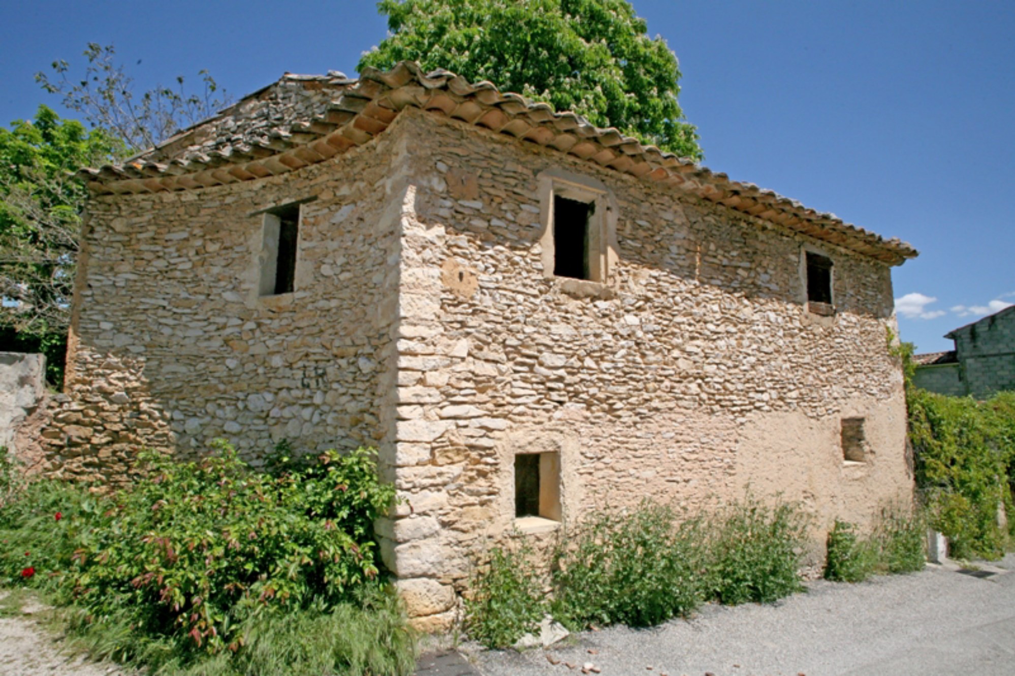 Maison bourgeoise à rénover à vendre en Luberon par ROSIER