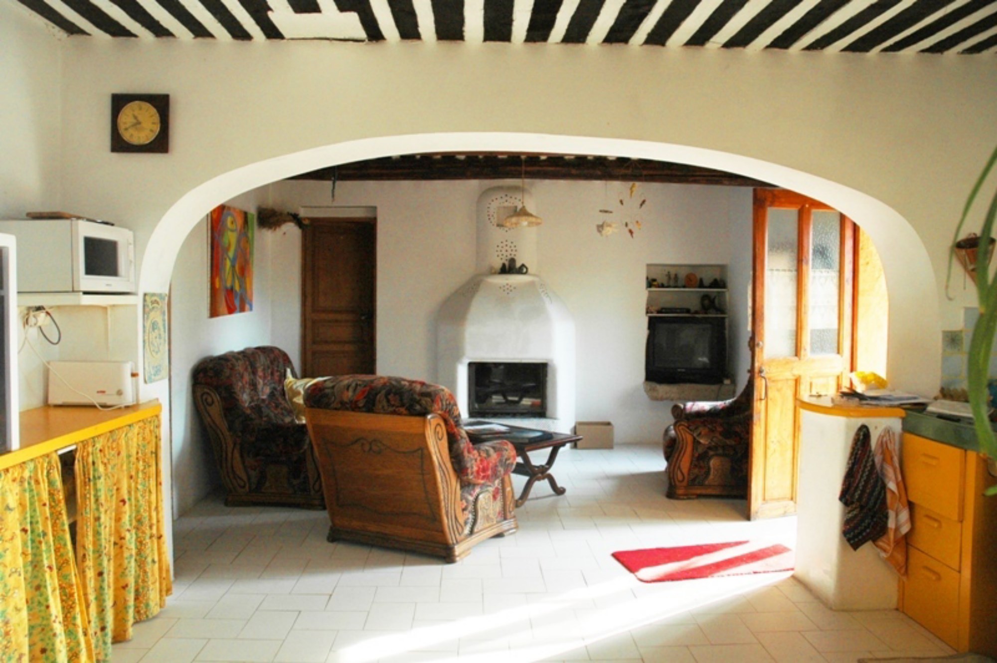 En vente, en Luberon, beau mazet provençal à rénover, quatre chambres, sur 16 000 m² de terrain