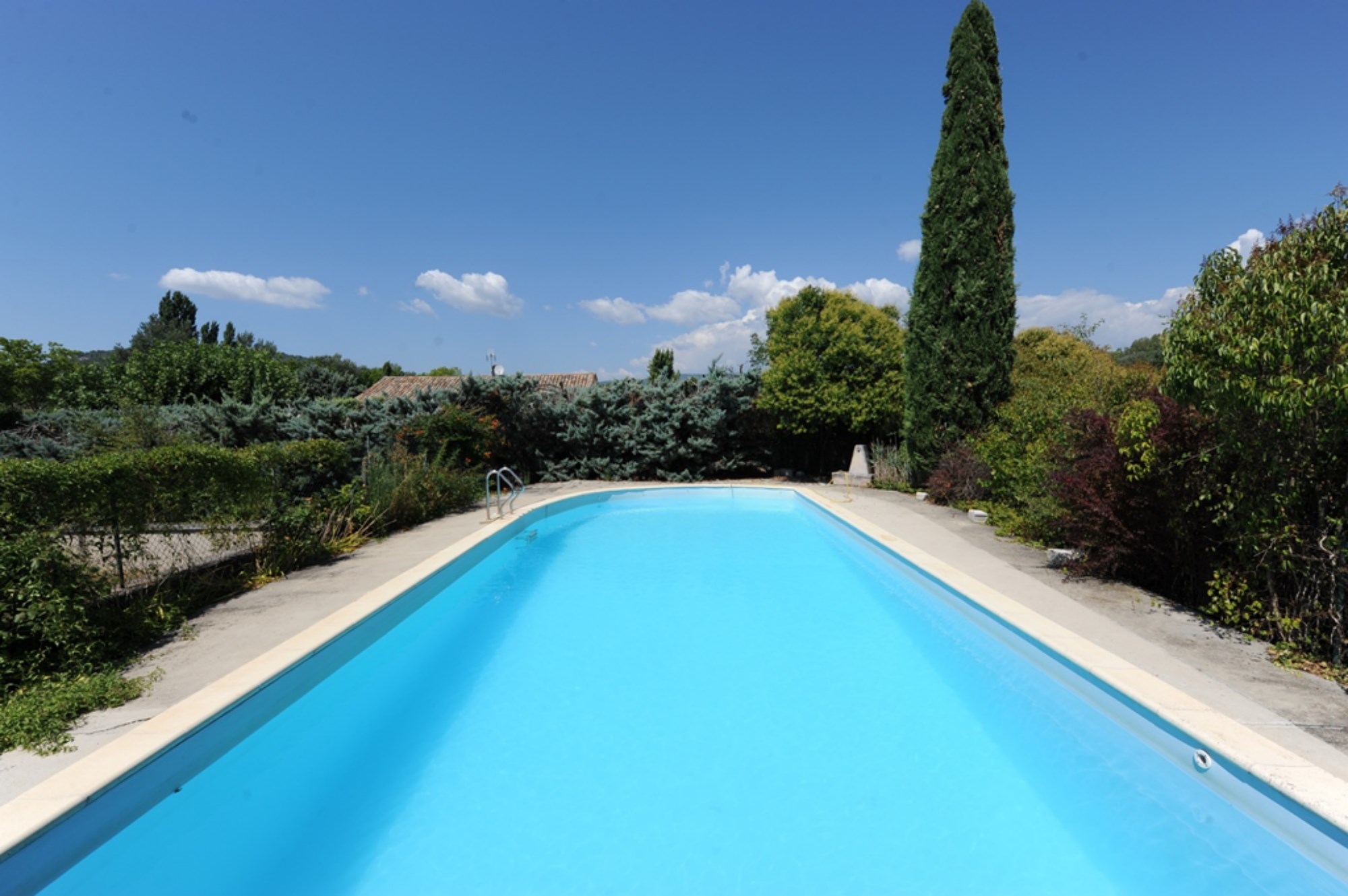 En vente dans le Luberon, grande propriété à rénover   