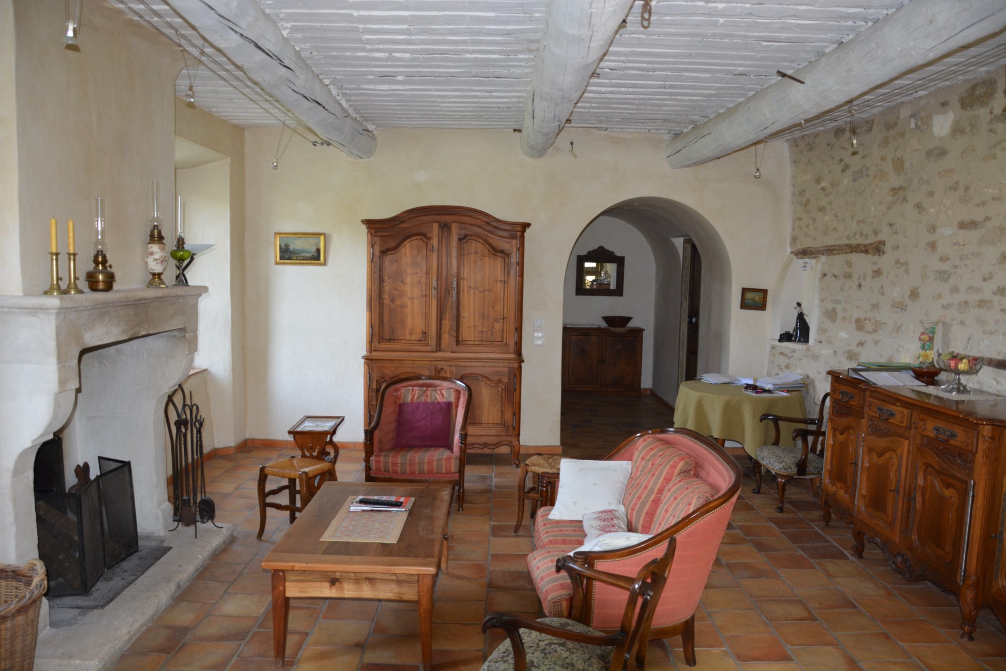Luberon - Grand mas avec plusieurs dépendances.   