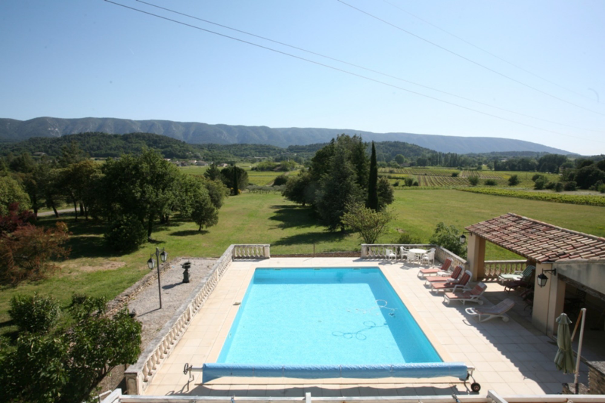 Maison provençale avec piscine et terrasse avec vue panoramique à vendre en Luberon   