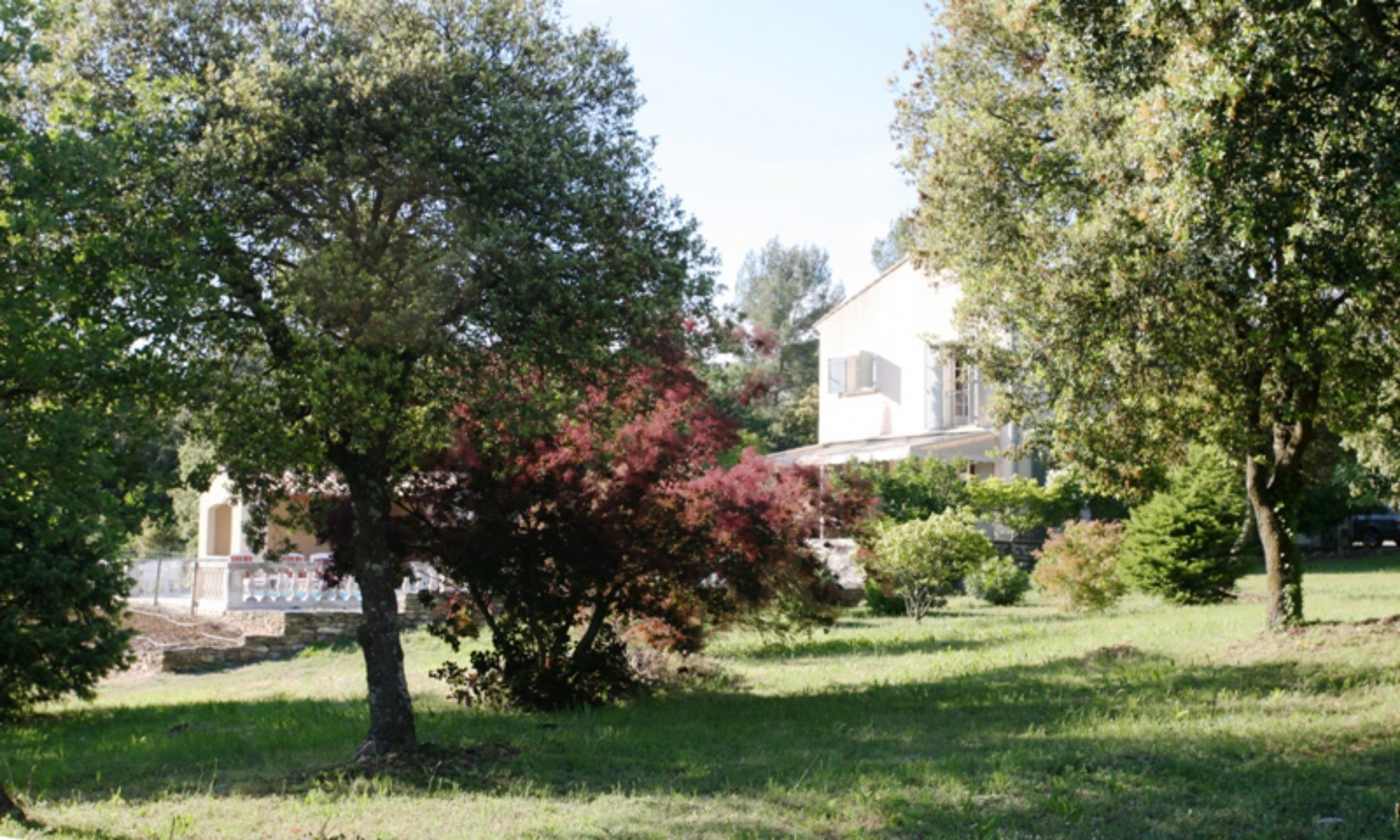 Maison provençale avec piscine et terrasse avec vue panoramique à vendre en Luberon   