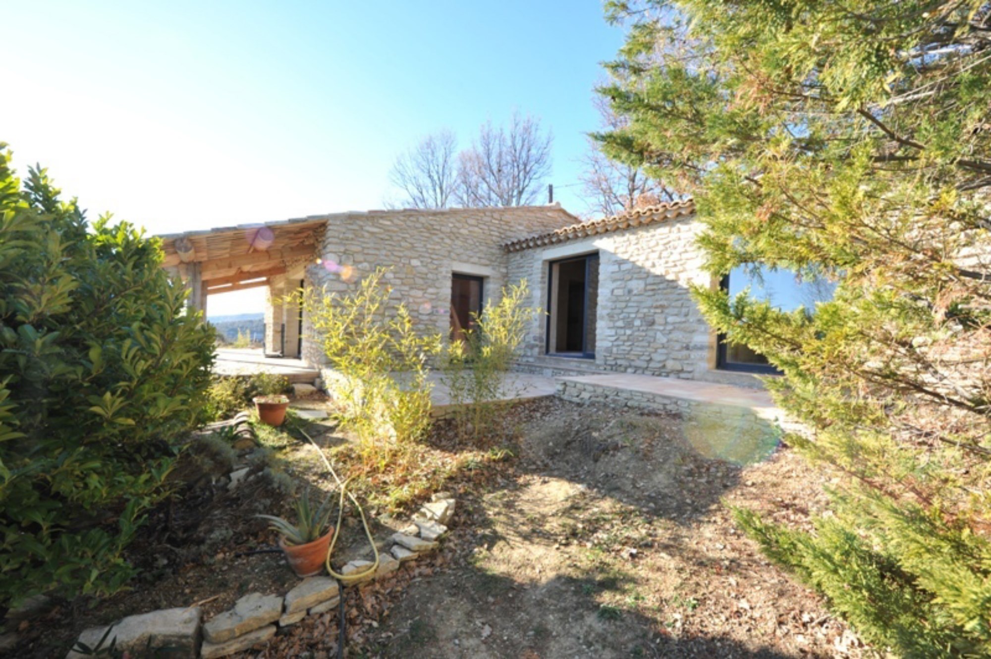 A vendre, Luberon, maison de plain pied, studio et maison d'amis avec vue 