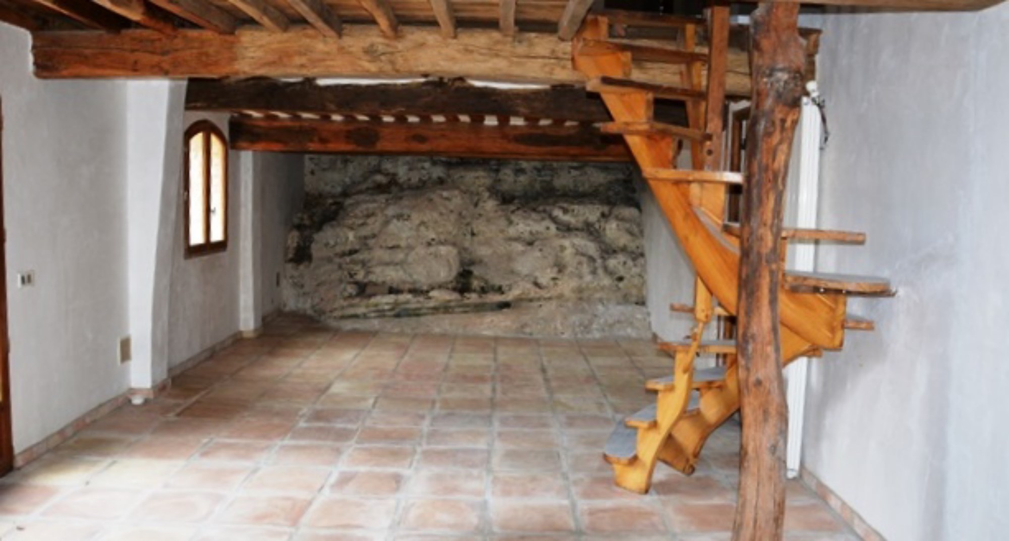 A Gordes, en vente,  maison d'architecte avec terrasses et jardin  