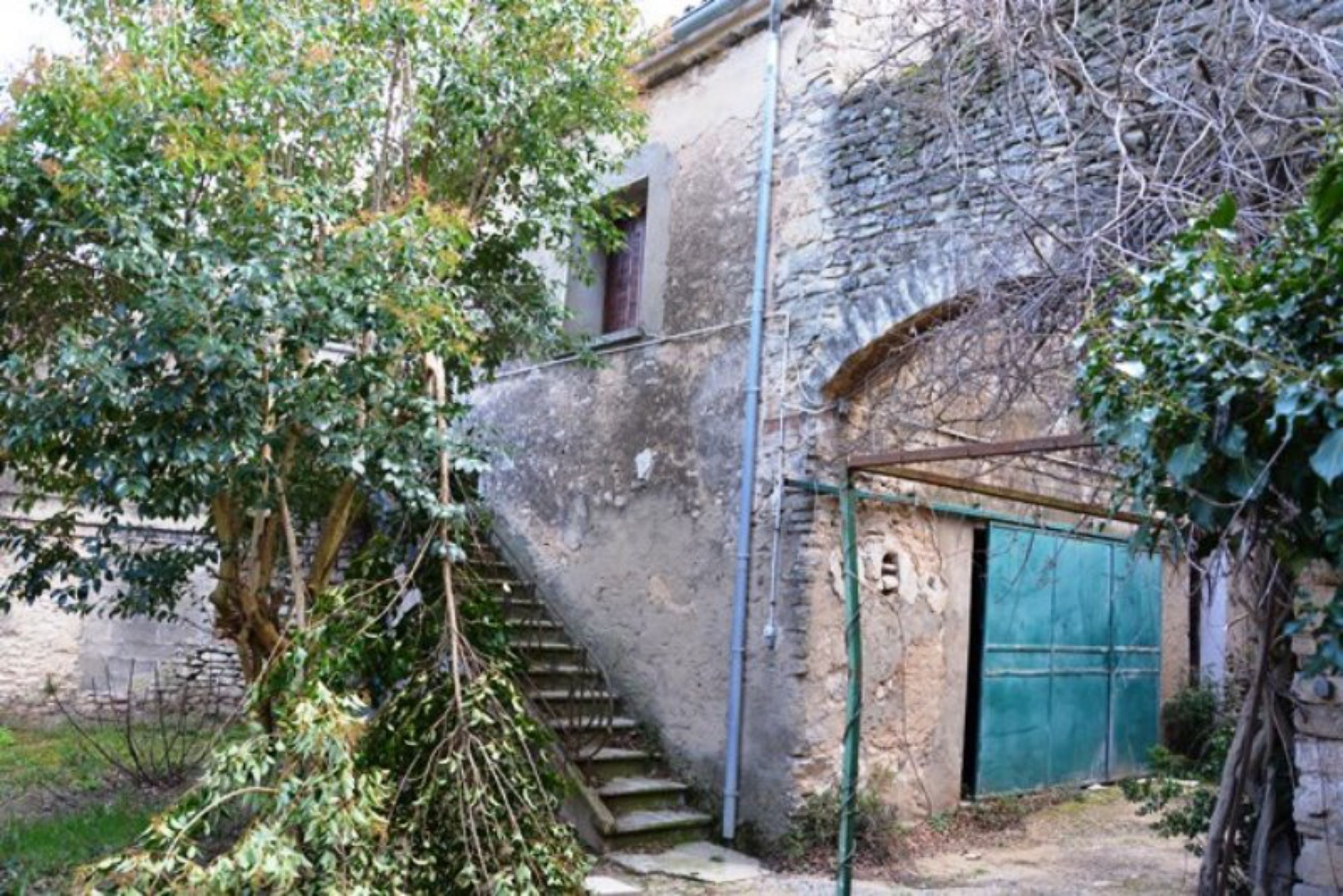 Propriété à rénover en Luberon par ROSIER