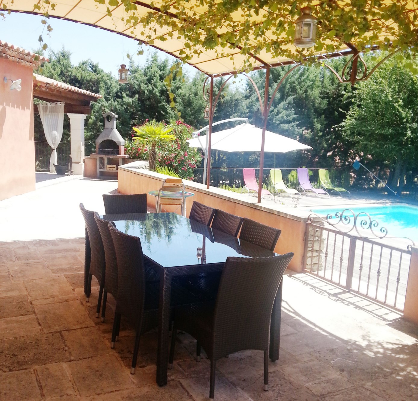 Villa traditionnelle avec piscine à vendre par ROSIER