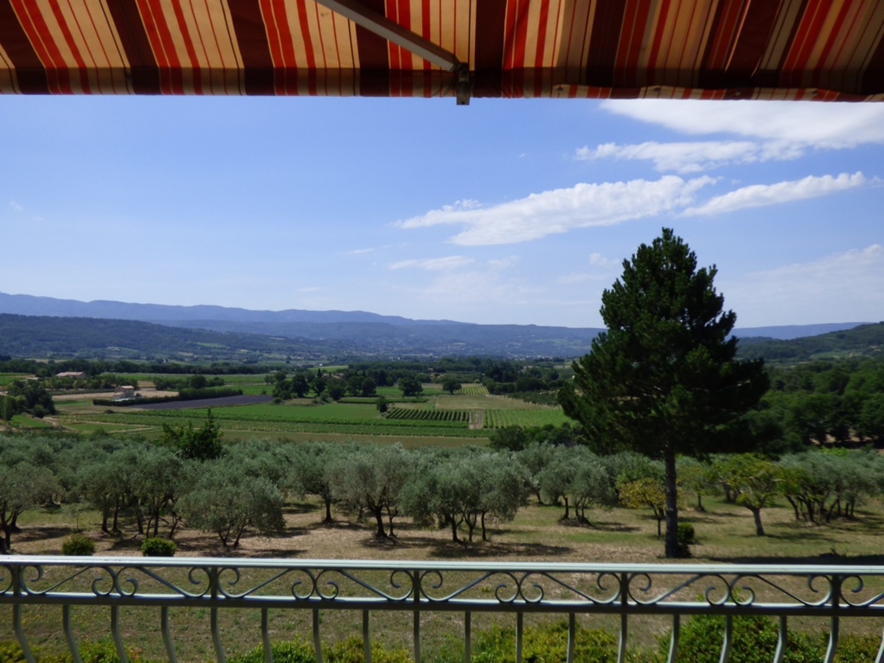 Belle villa à l'orée d'un célèbre village du Luberon à vendre   