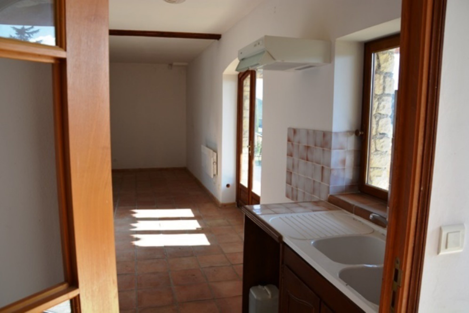 Luberon, à vendre, maison comprenant 2 appartements et 2 locaux commerciaux 