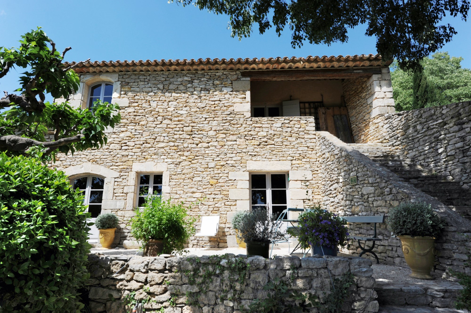 A vendre, en Luberon, agréable maison de hameau avec piscine   