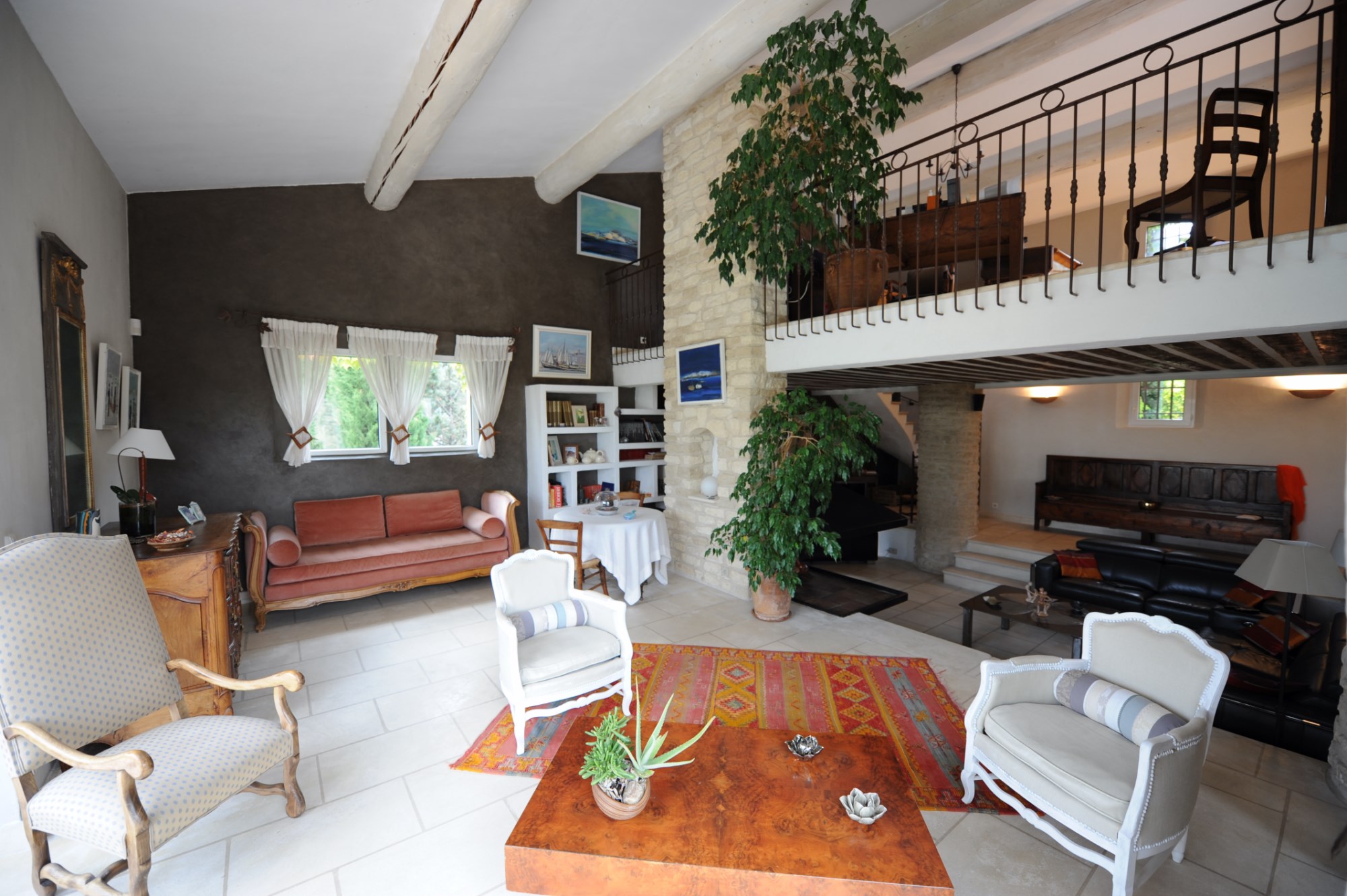 A vendre dans le Luberon Sud, villa avec vue    