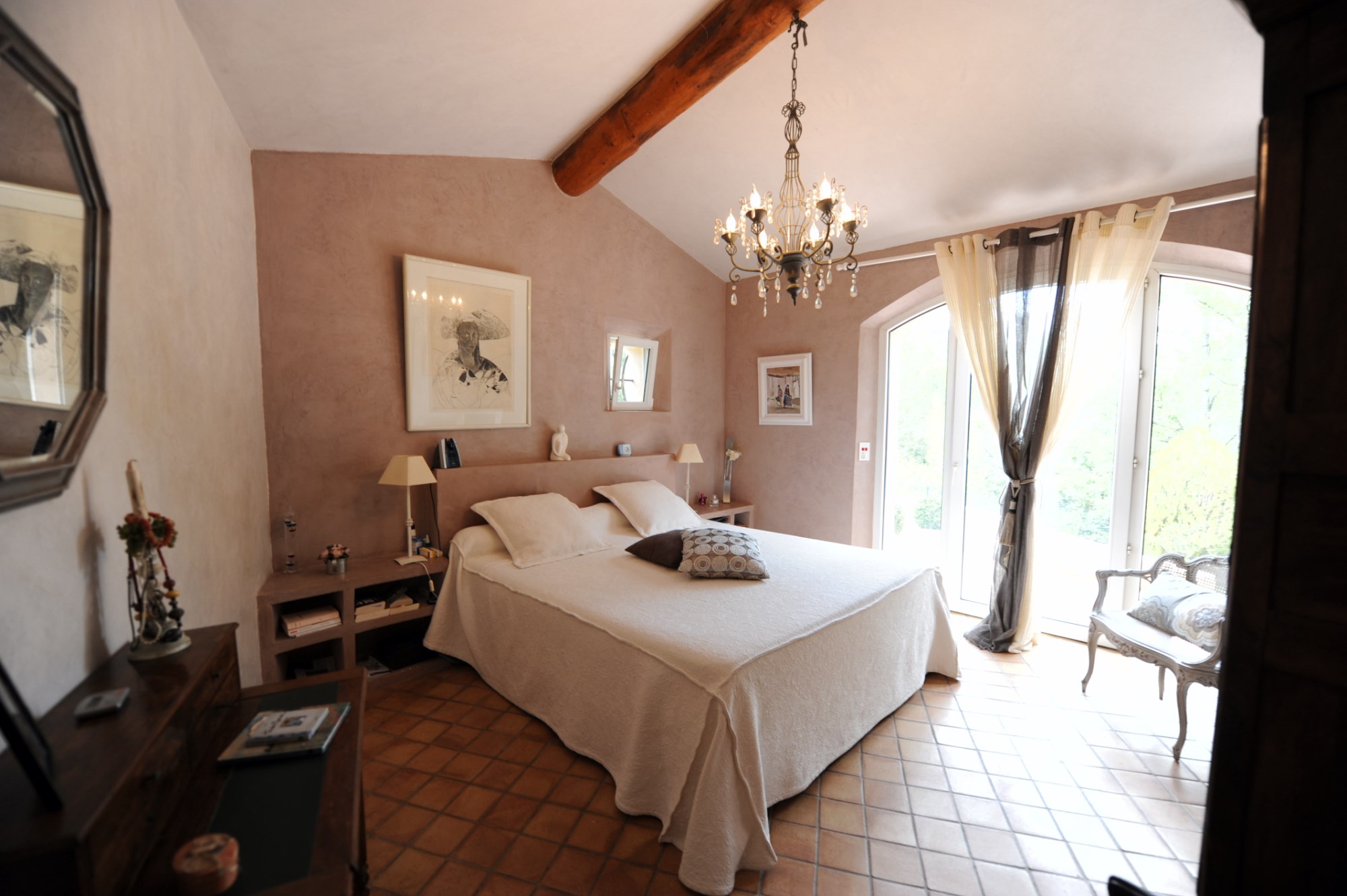 A vendre dans le Luberon Sud, villa avec vue    