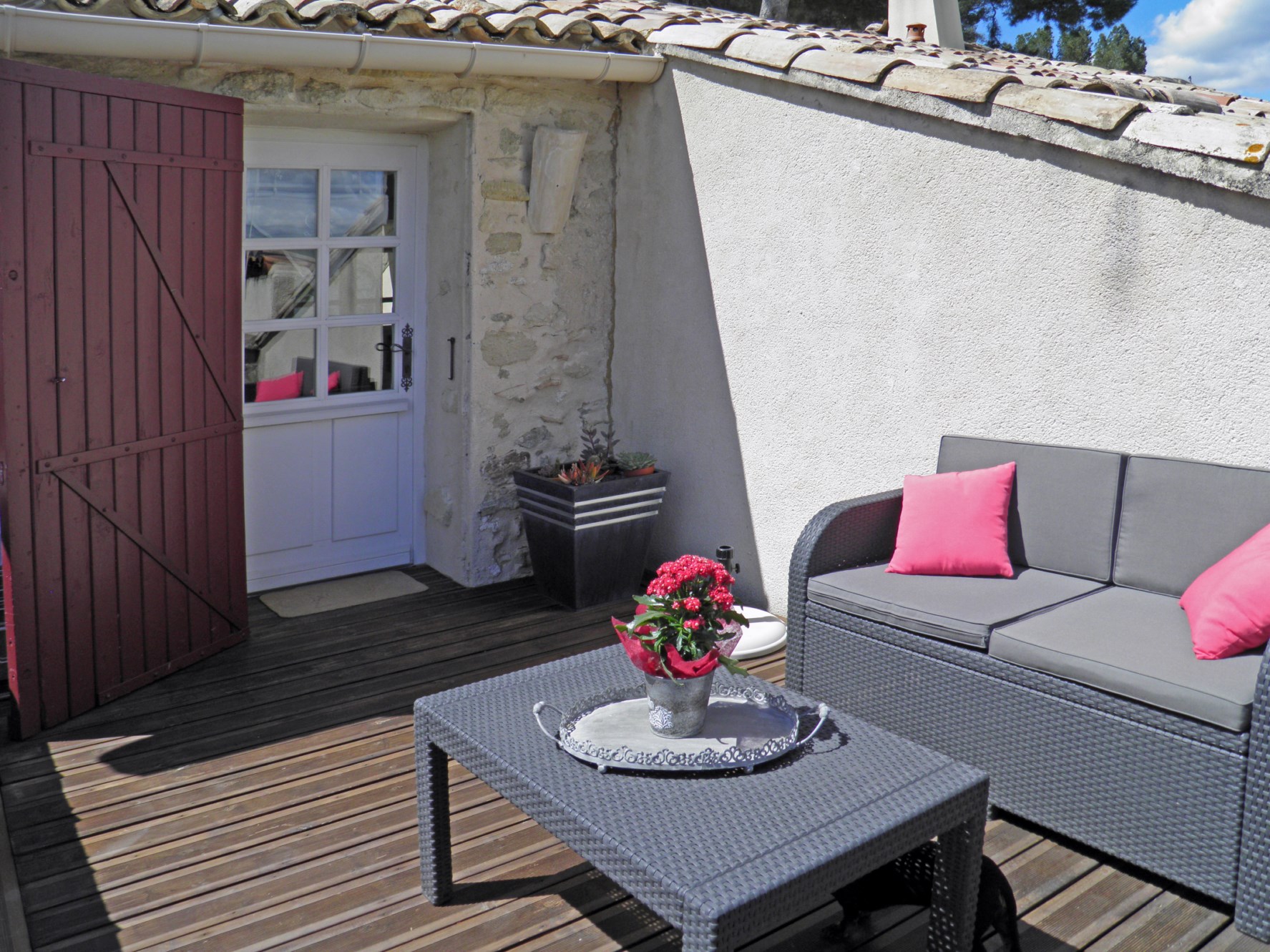 En vente en Provence, belle maison de famille avec gites, jardin et piscine  
