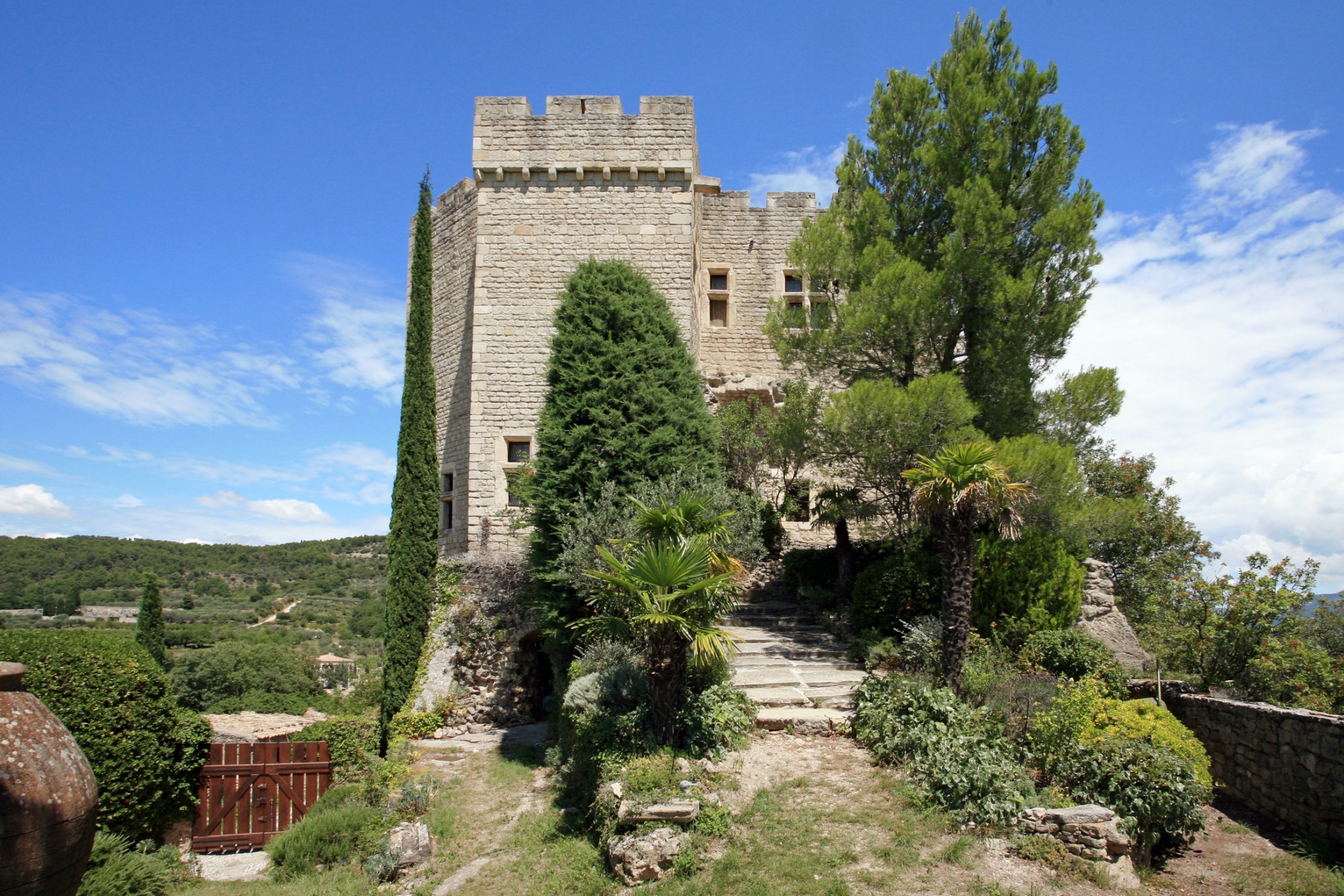 Demeure seigneuriale fortifiée en vente en Provence