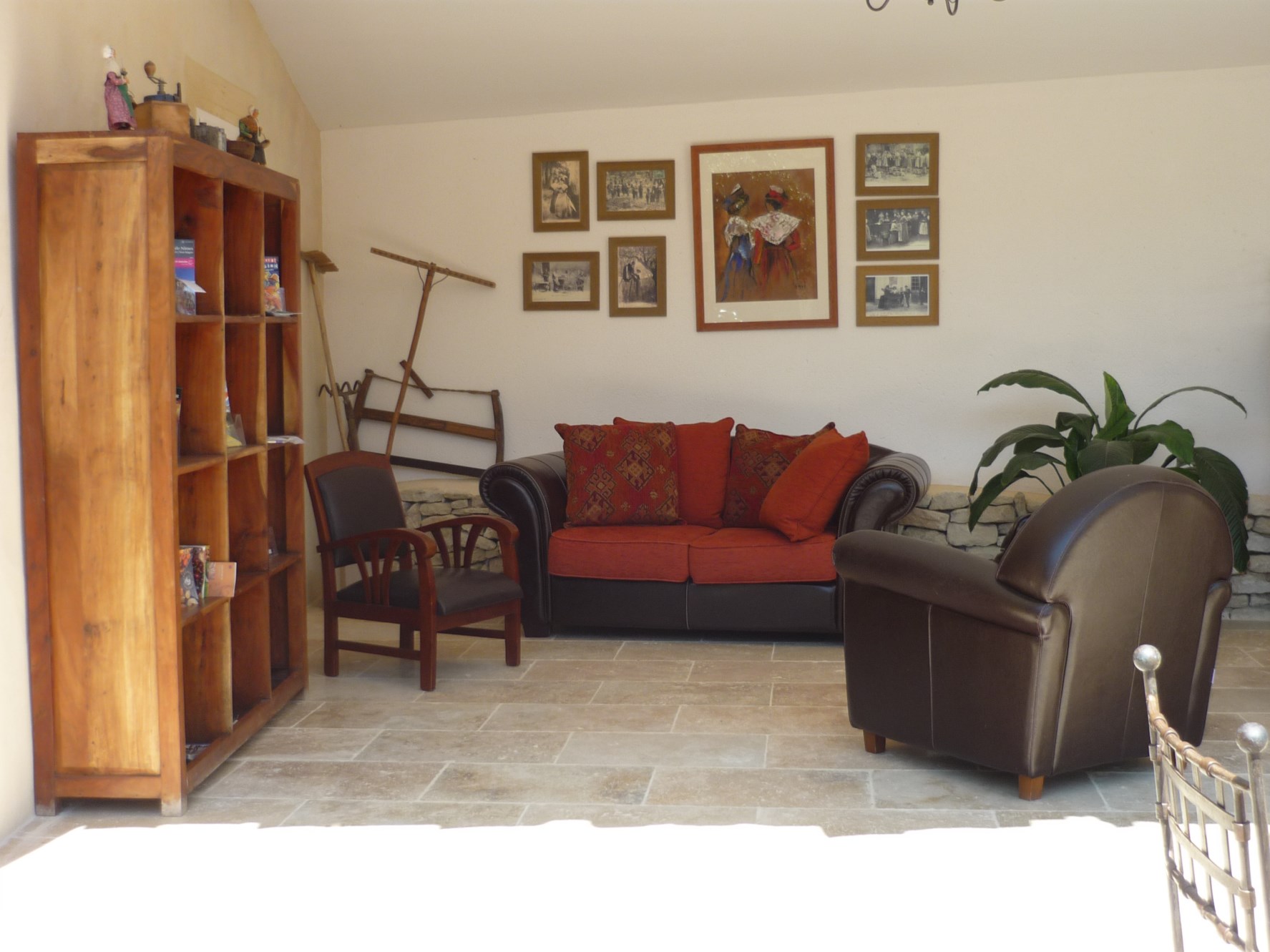 Luberon, à vendre,  partie de mas provençal rénové, sur 1 hectare, avec piscine   
