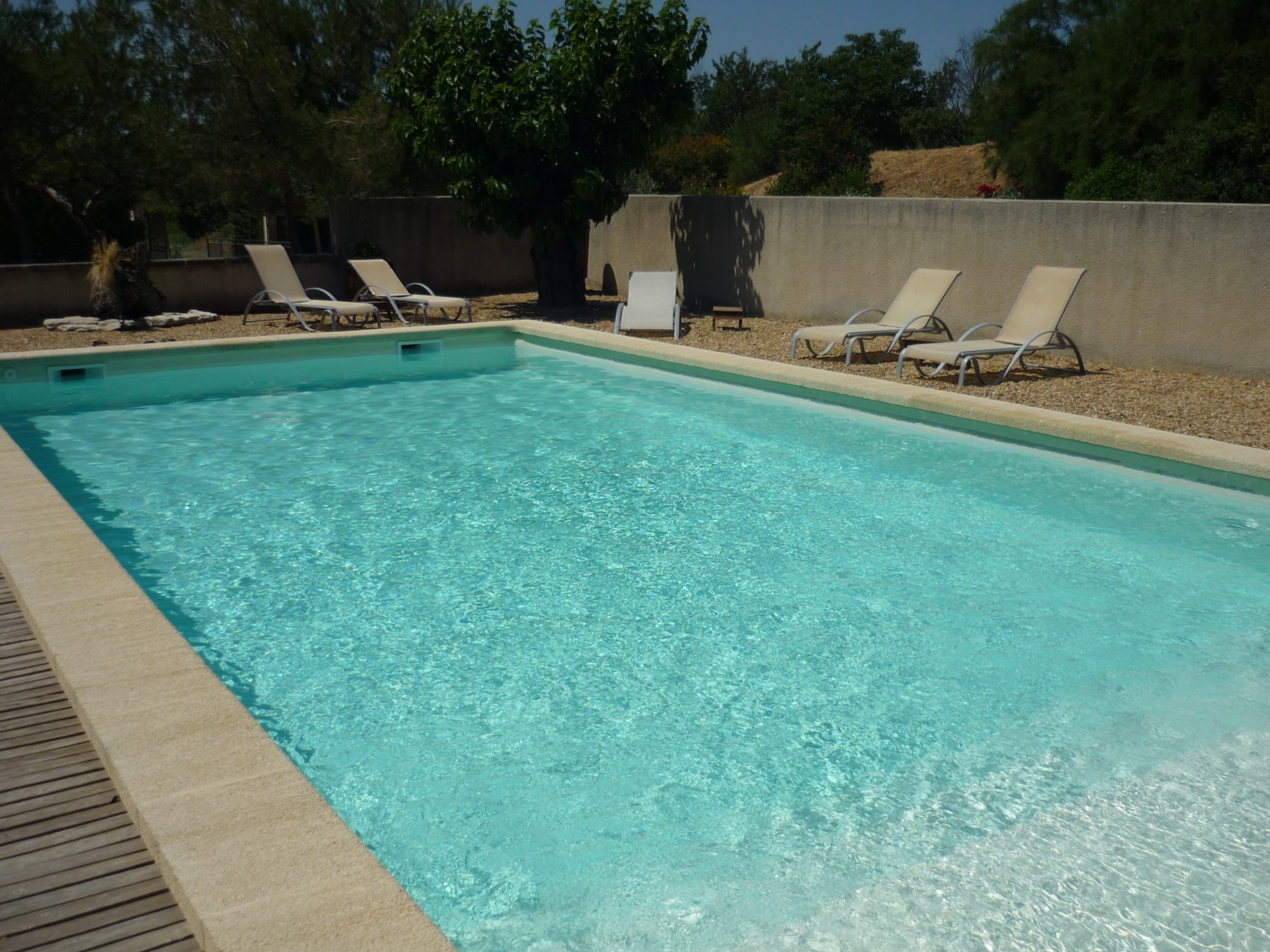 Luberon, à vendre,  partie de mas provençal rénové, sur 1 hectare, avec piscine   