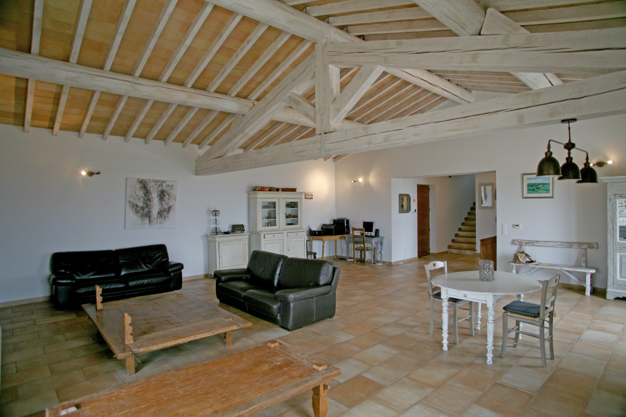 En Luberon, à vendre, belle maison récente en pierres avec vue  