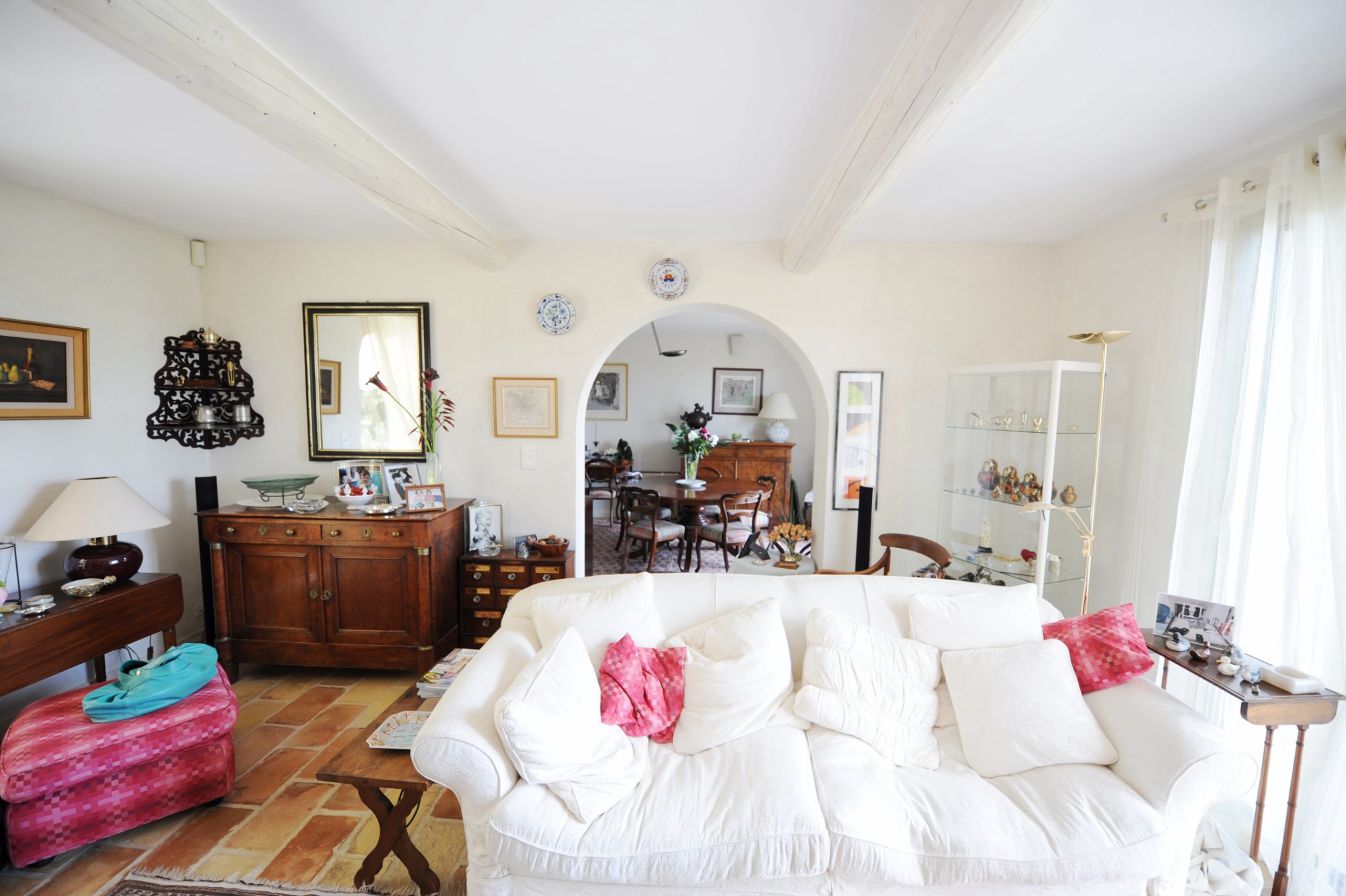 A vendre,  près de Gordes, propriété avec terrasse, piscine et pool house  