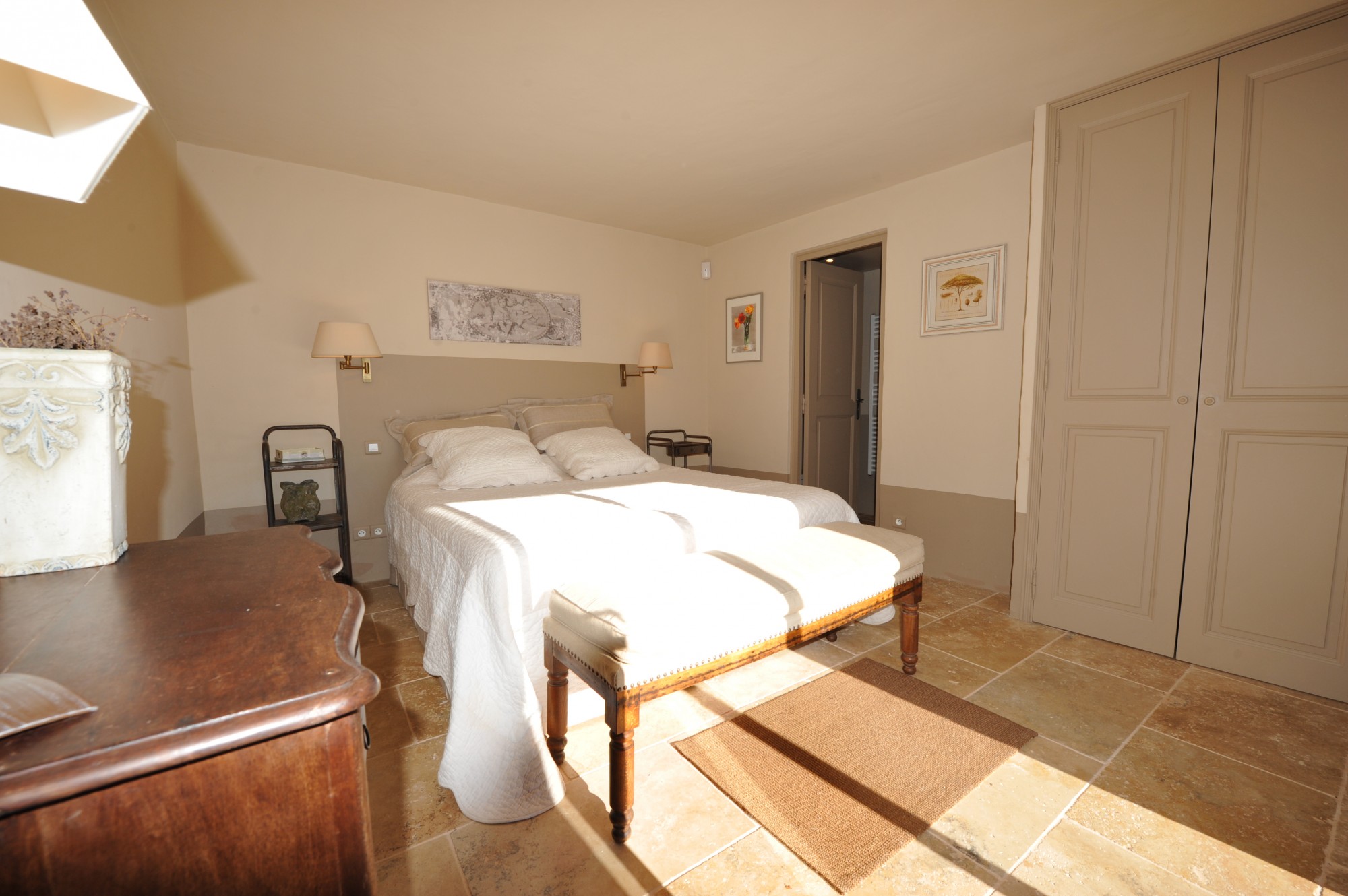 A vendre à Roussillon, charmant mas rénové avec goût et piscine    