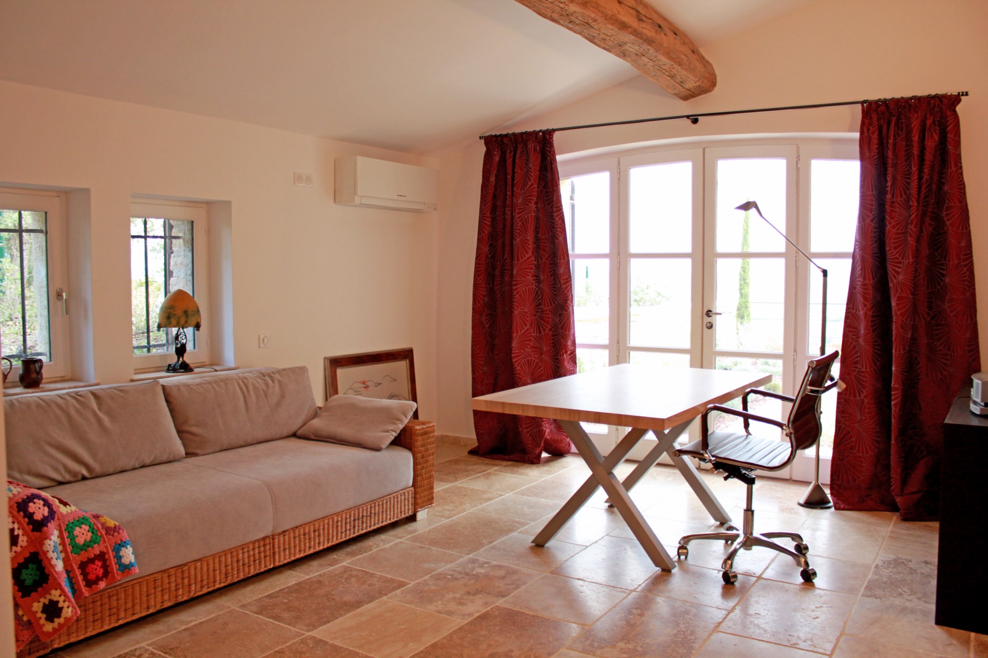Maison traditionnelle à deux pas du village de Gordes avec vues sublimes    