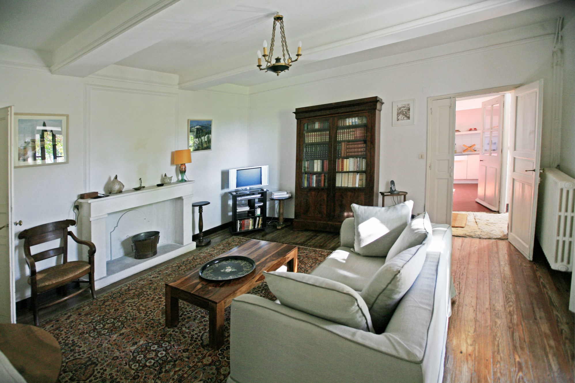 En vente, en Luberon, rare et authentique maison de village avec jardin et vue    