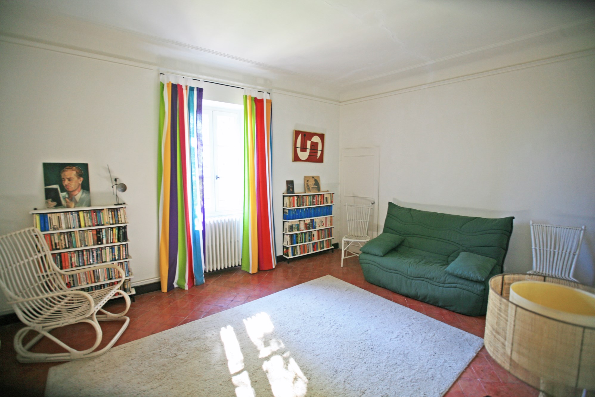 En vente, en Luberon, rare et authentique maison de village avec jardin et vue    