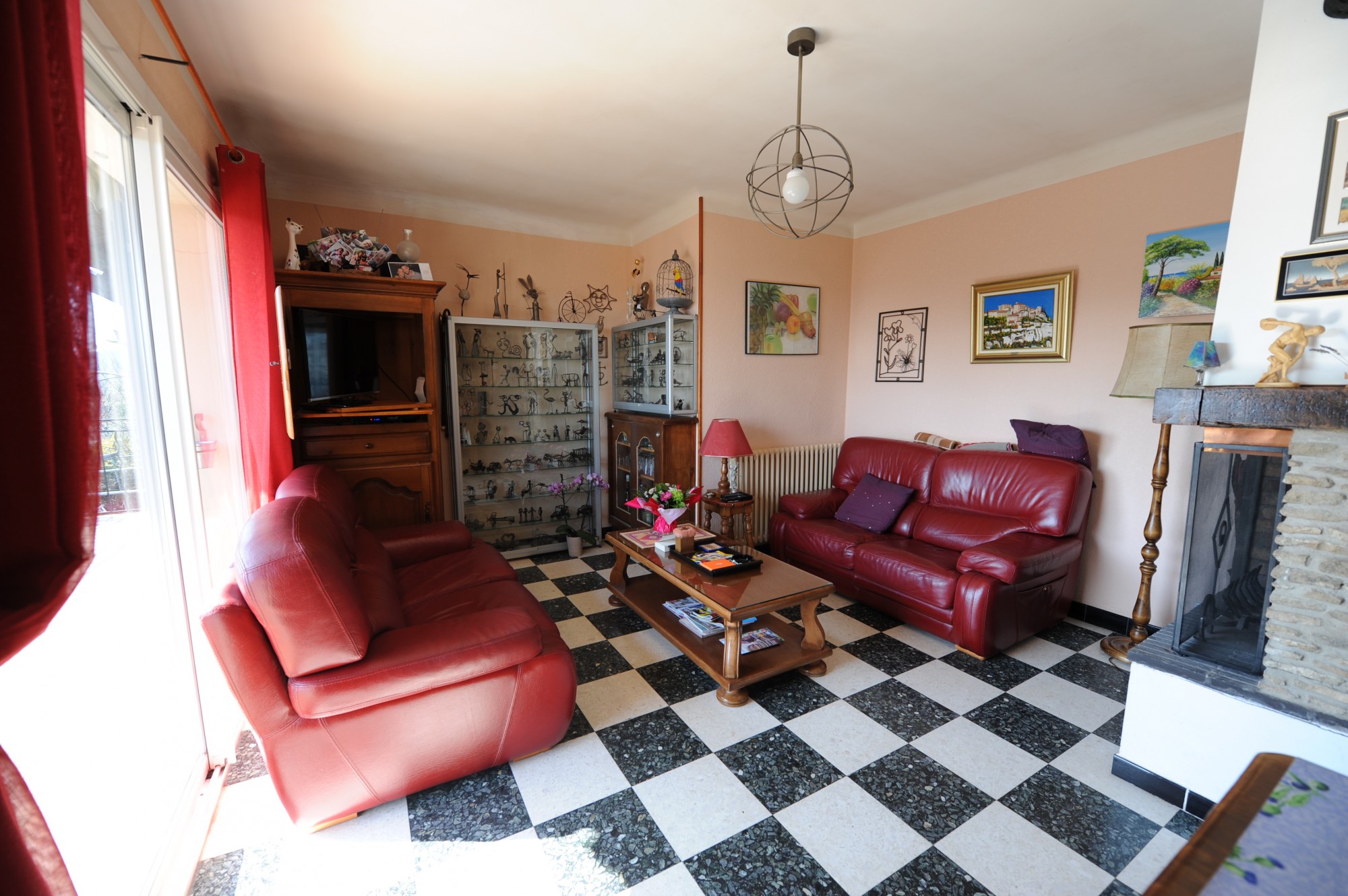 Maison à rafraîchir, avec vue, à vendre à Gordes   