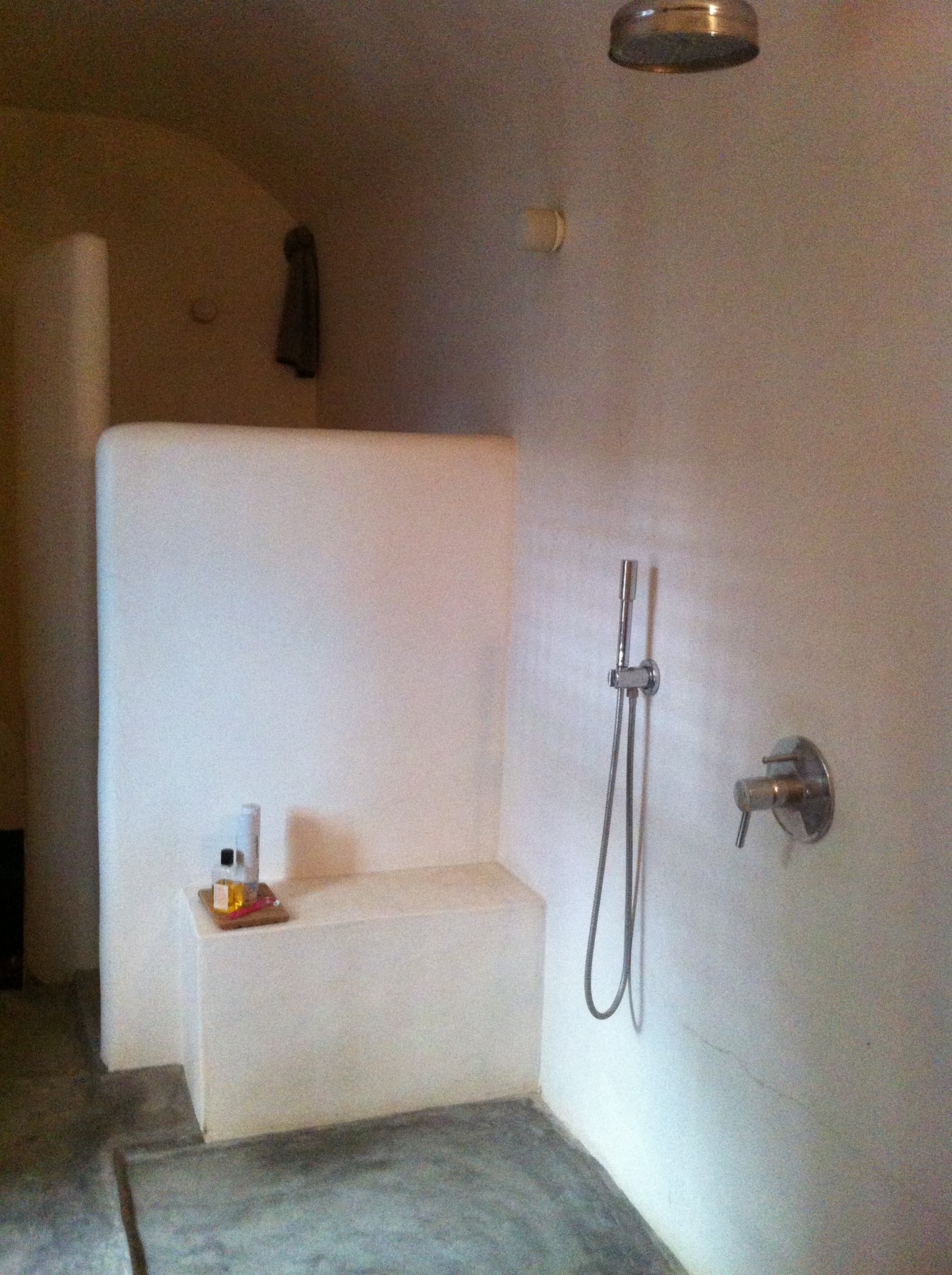 Au Maroc, à vendre, maison de caractère avec toit terrasse et vue   