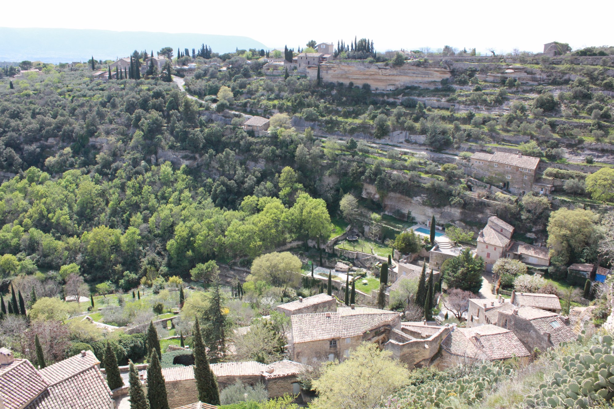Maison de village avec vue superbe sur la vallée du Luberon