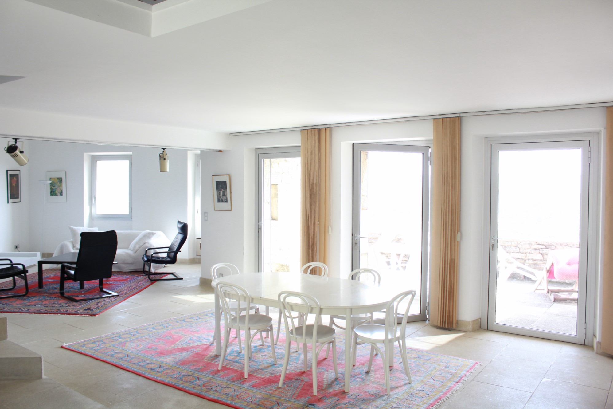 Maison de village avec terrasse et vues sublimes    à vendre en Luberon