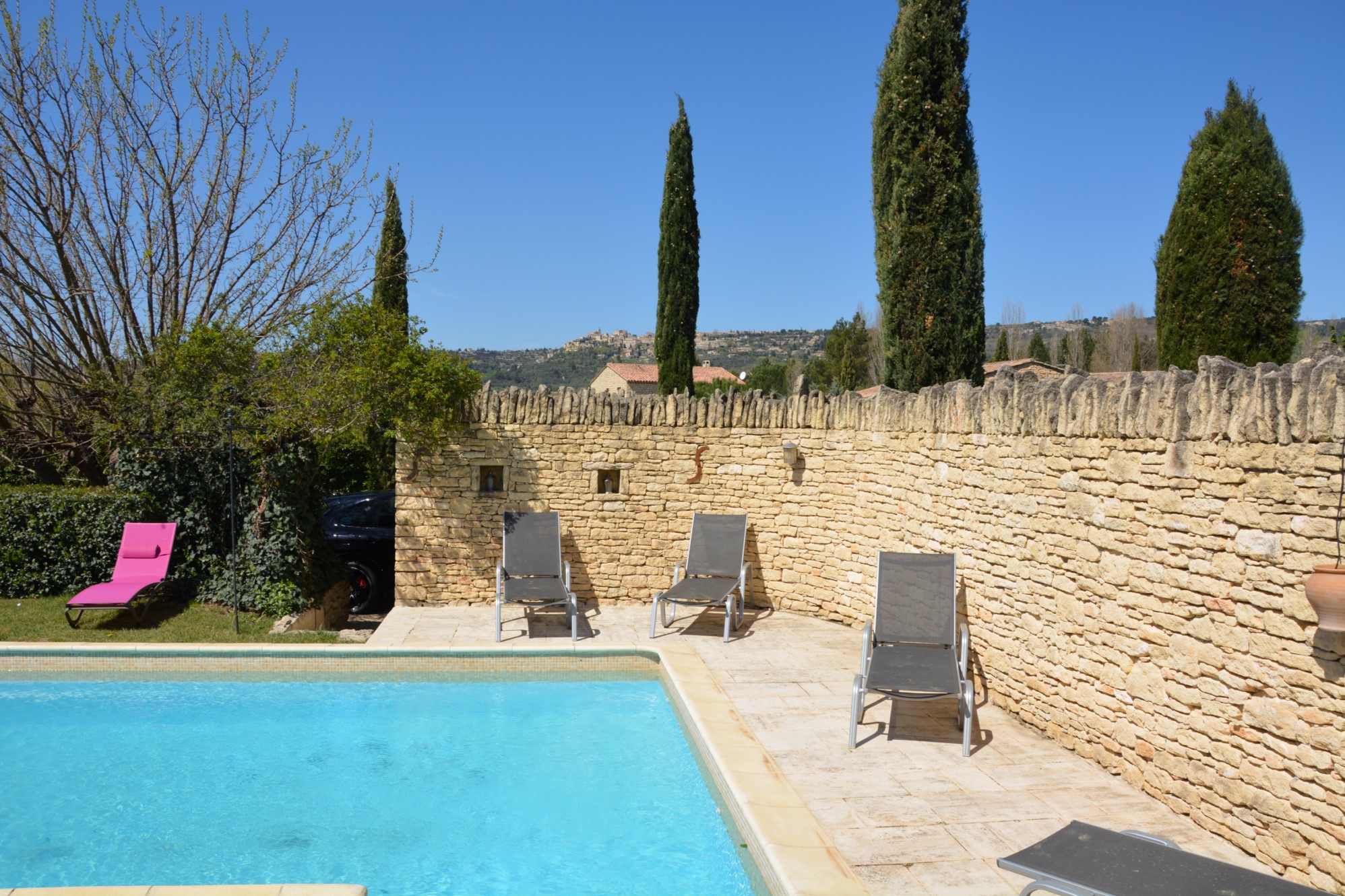 Maison de hameau avec piscine à vendre dans le Luberon