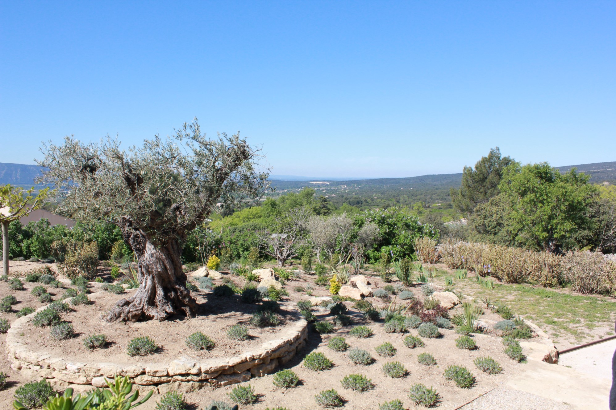 Maison traditionnelle avec vue superbe en Provence