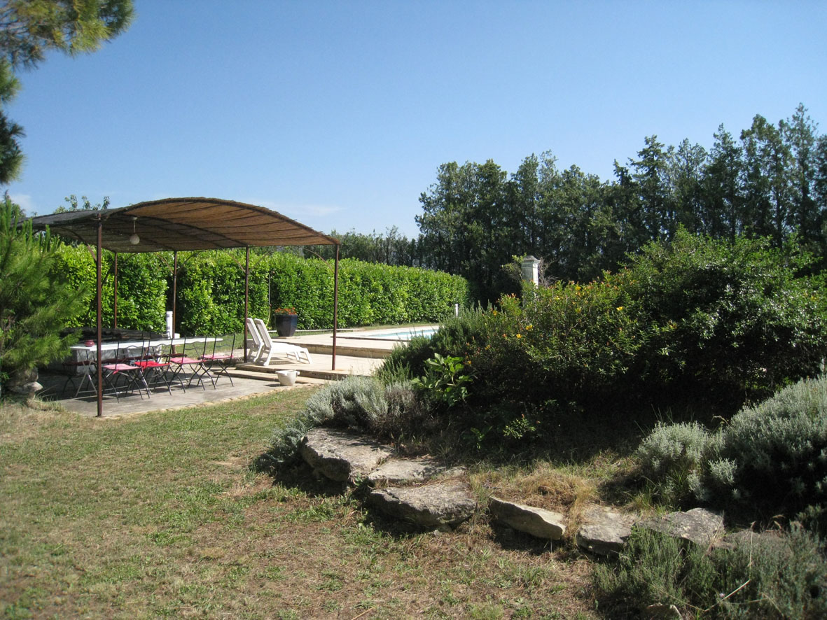 Mas avec piscine et dépendances à vendre en Luberon