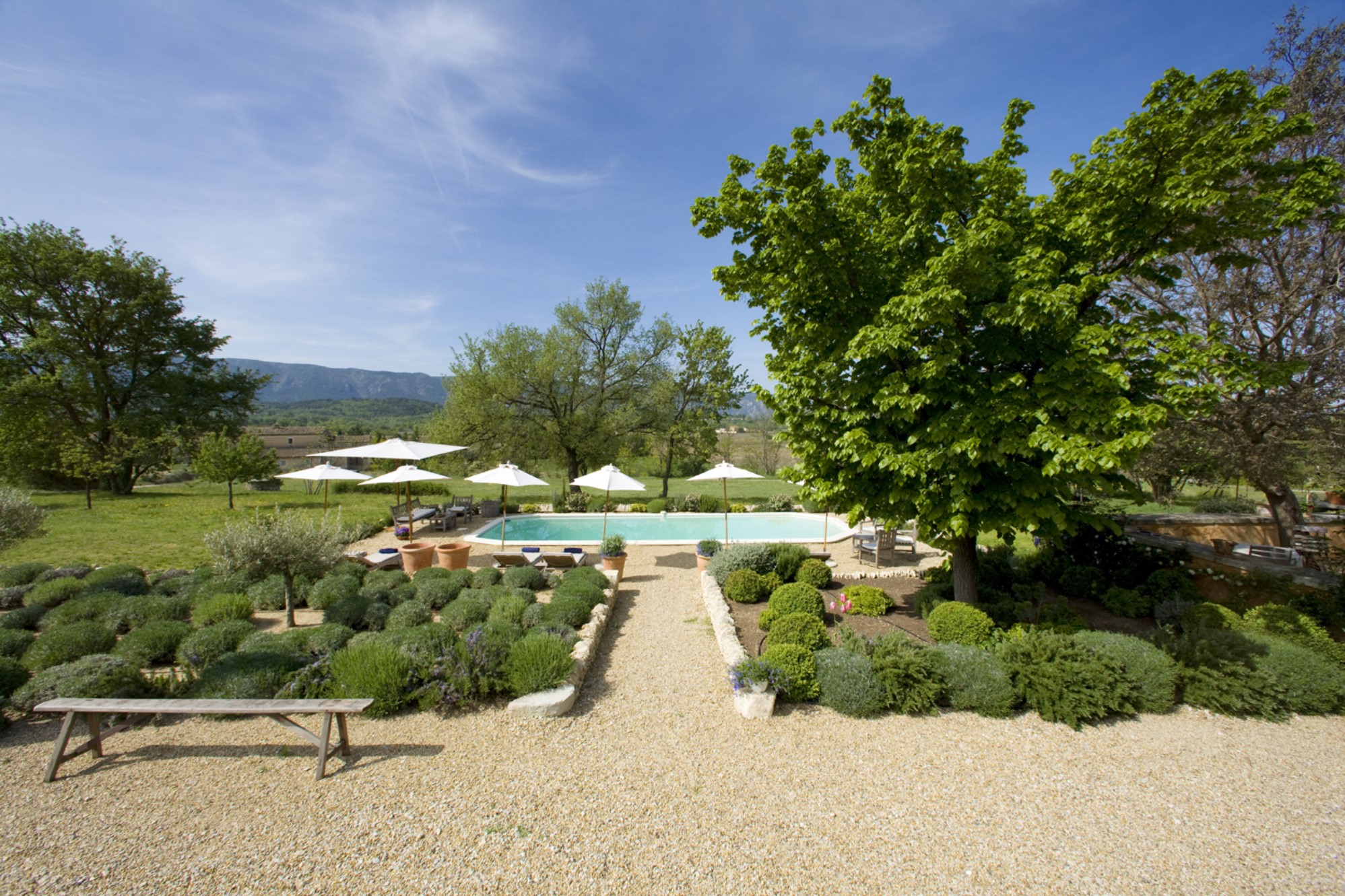 A vendre dans le Luberon, bastide rénovée avec vue    