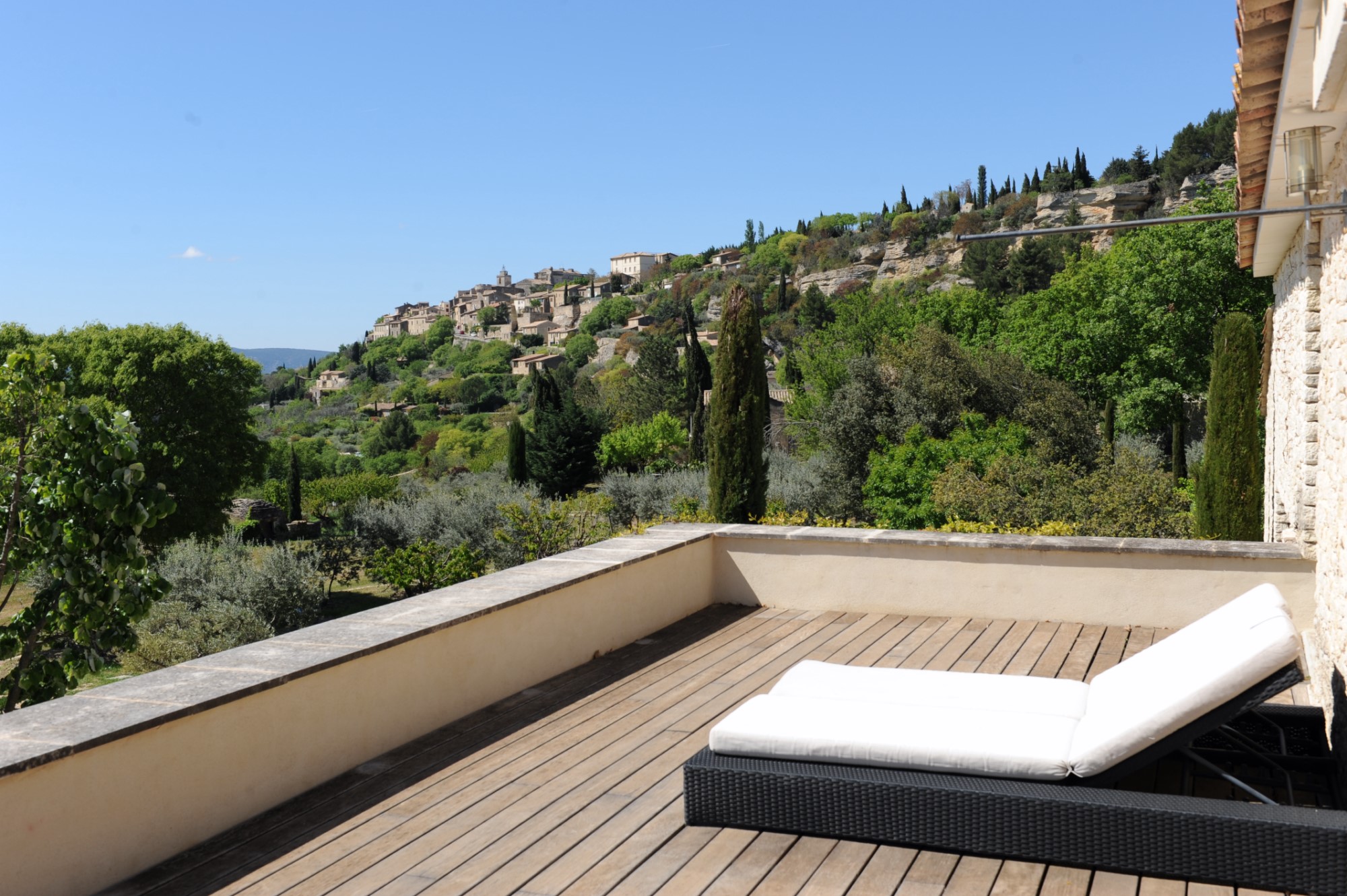 Propriété contemporaine d'exception à vendre à Gordes en Luberon    