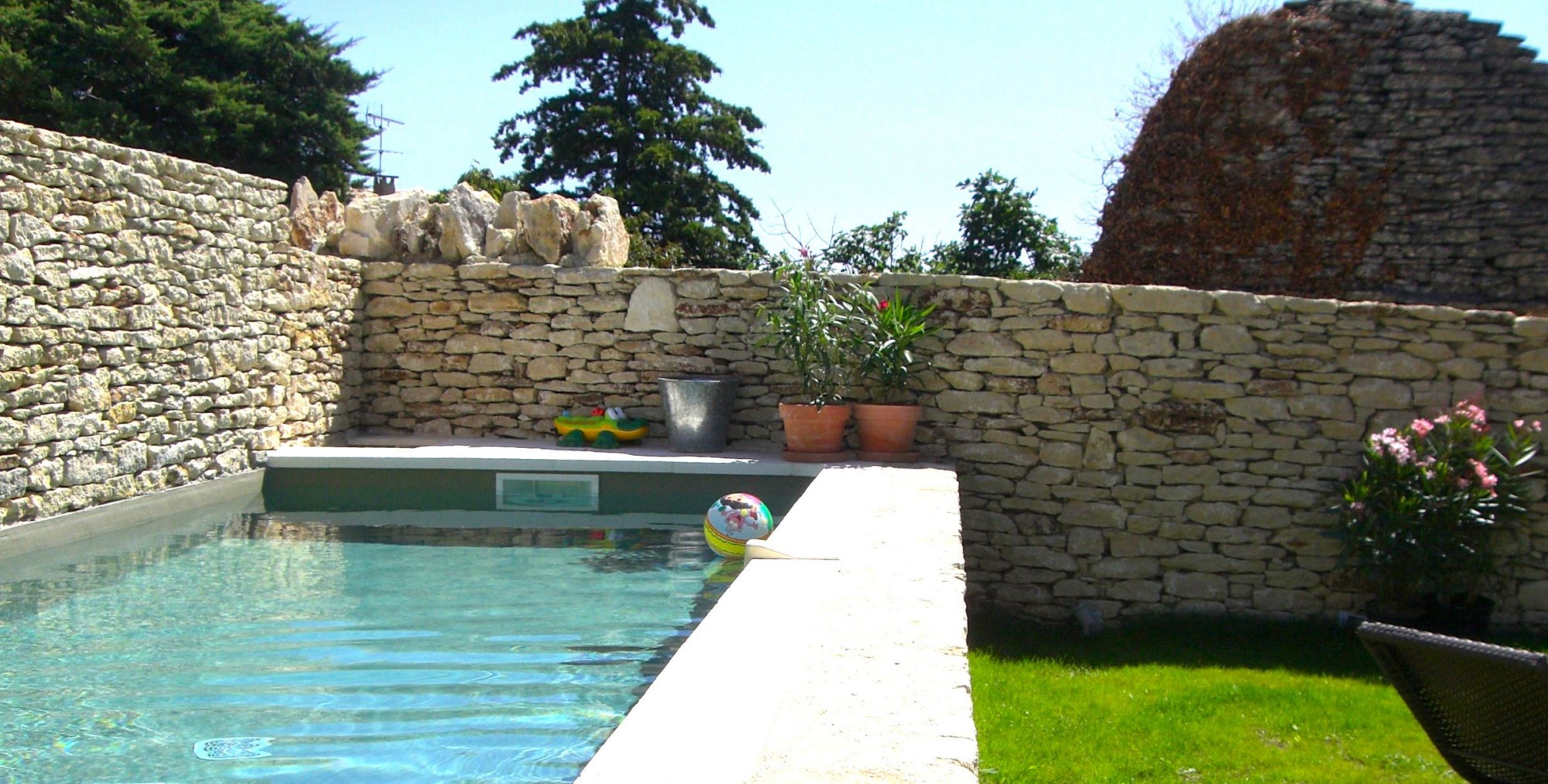 En Luberon, à vendre, maison de charme ave piscine, jardin et terrasse 