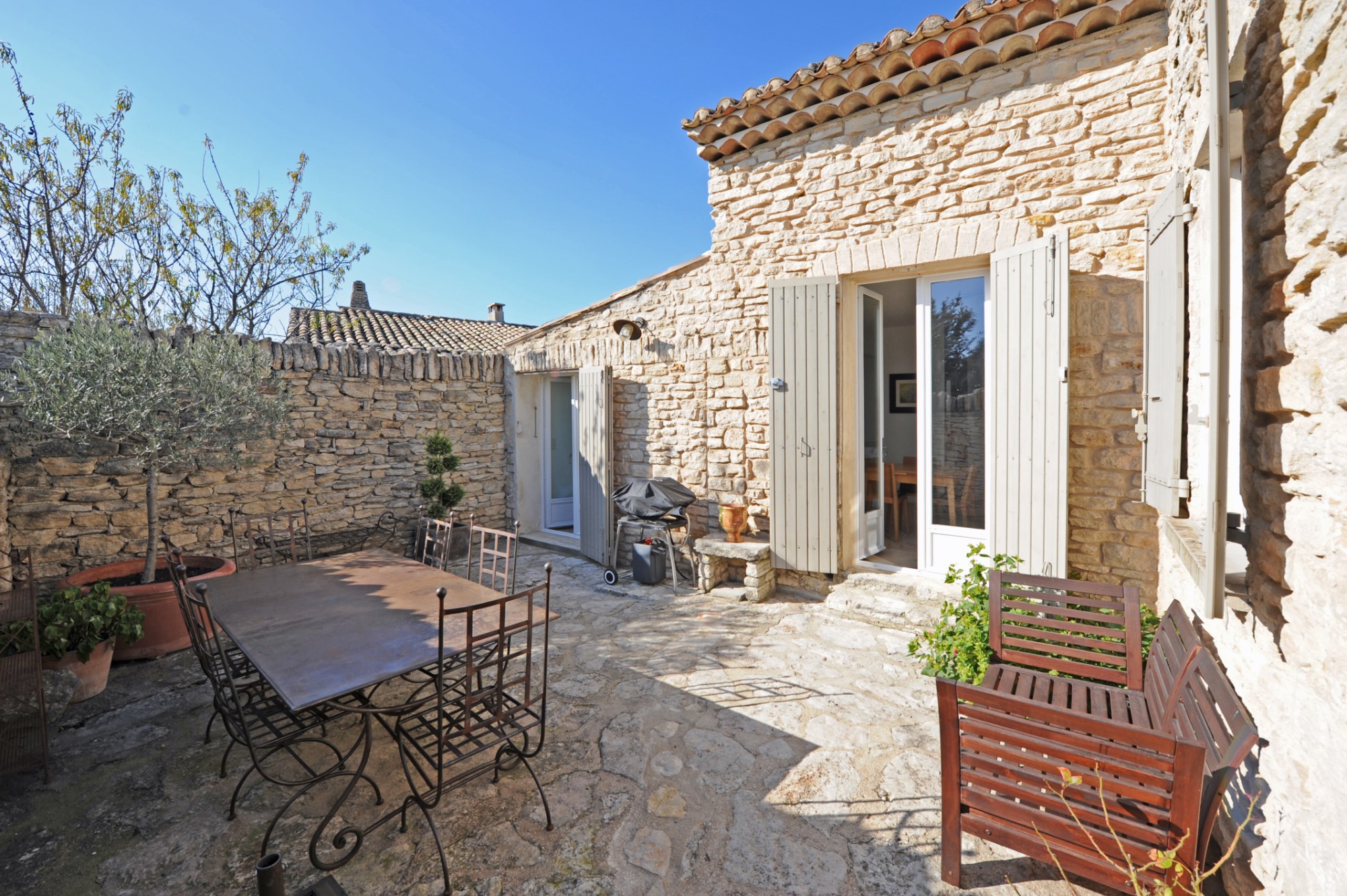 En Luberon, à vendre, maison de charme ave piscine, jardin et terrasse 