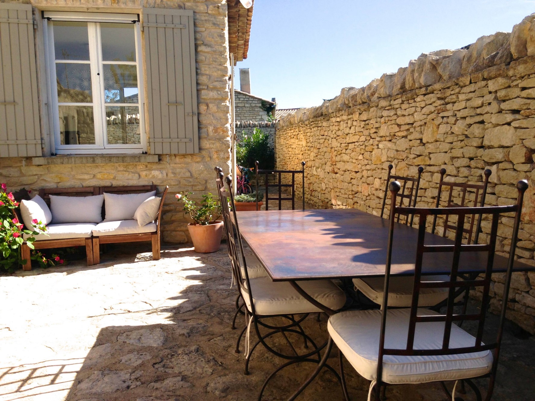 En Luberon, à vendre, maison de charme ave piscine, jardin et terrasse 