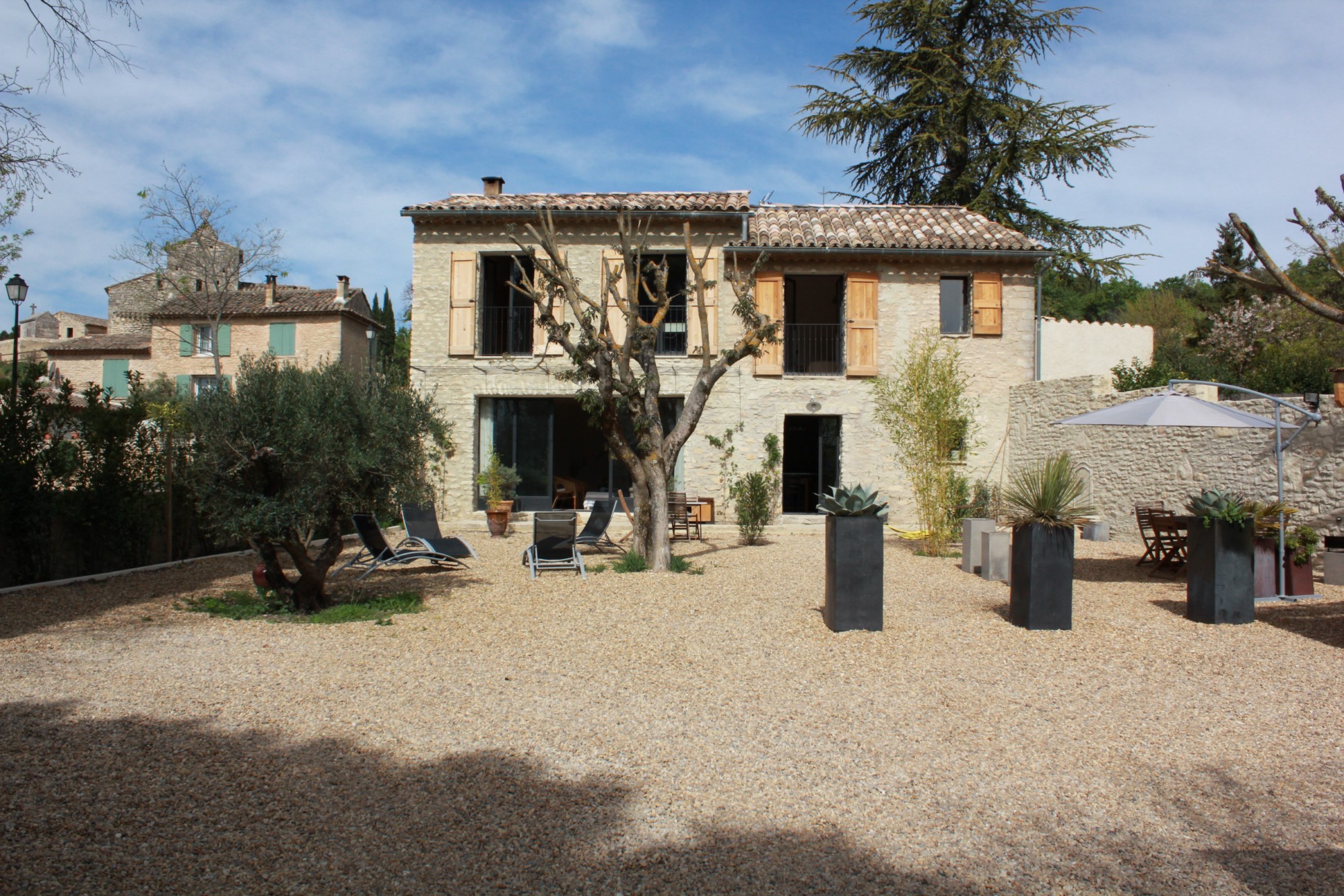Maison de village restaurée avec goût  Saint Pantaléon   