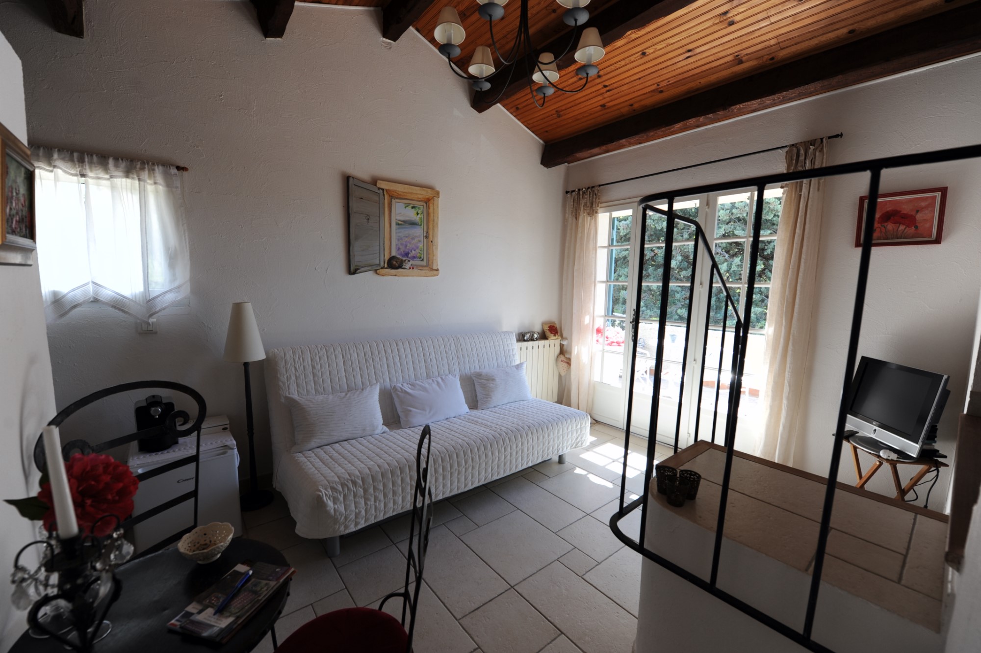 Maison de village avec piscine    