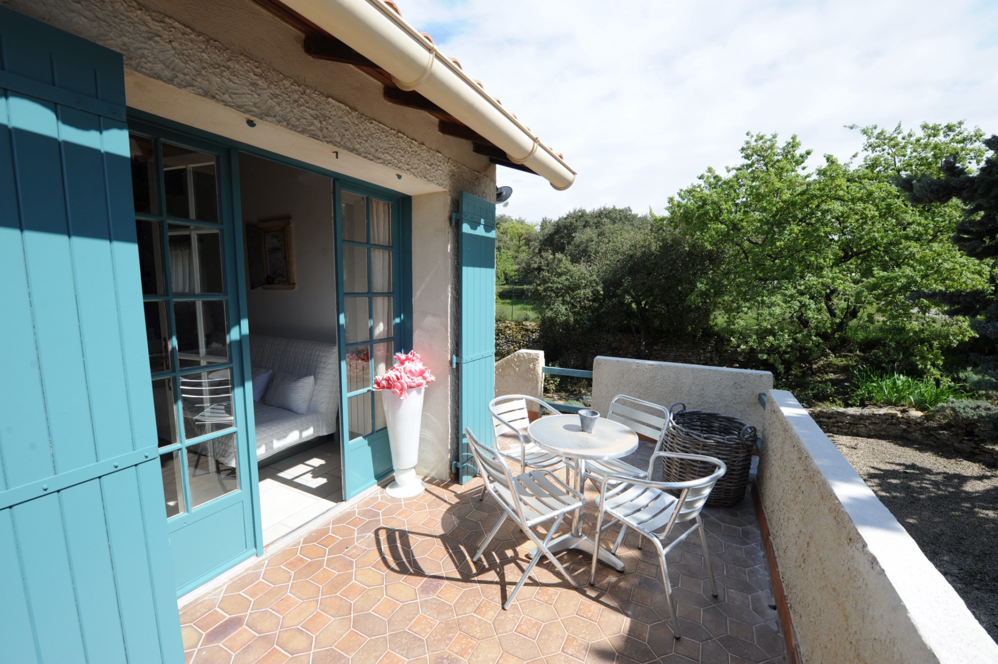Maison de village avec piscine    