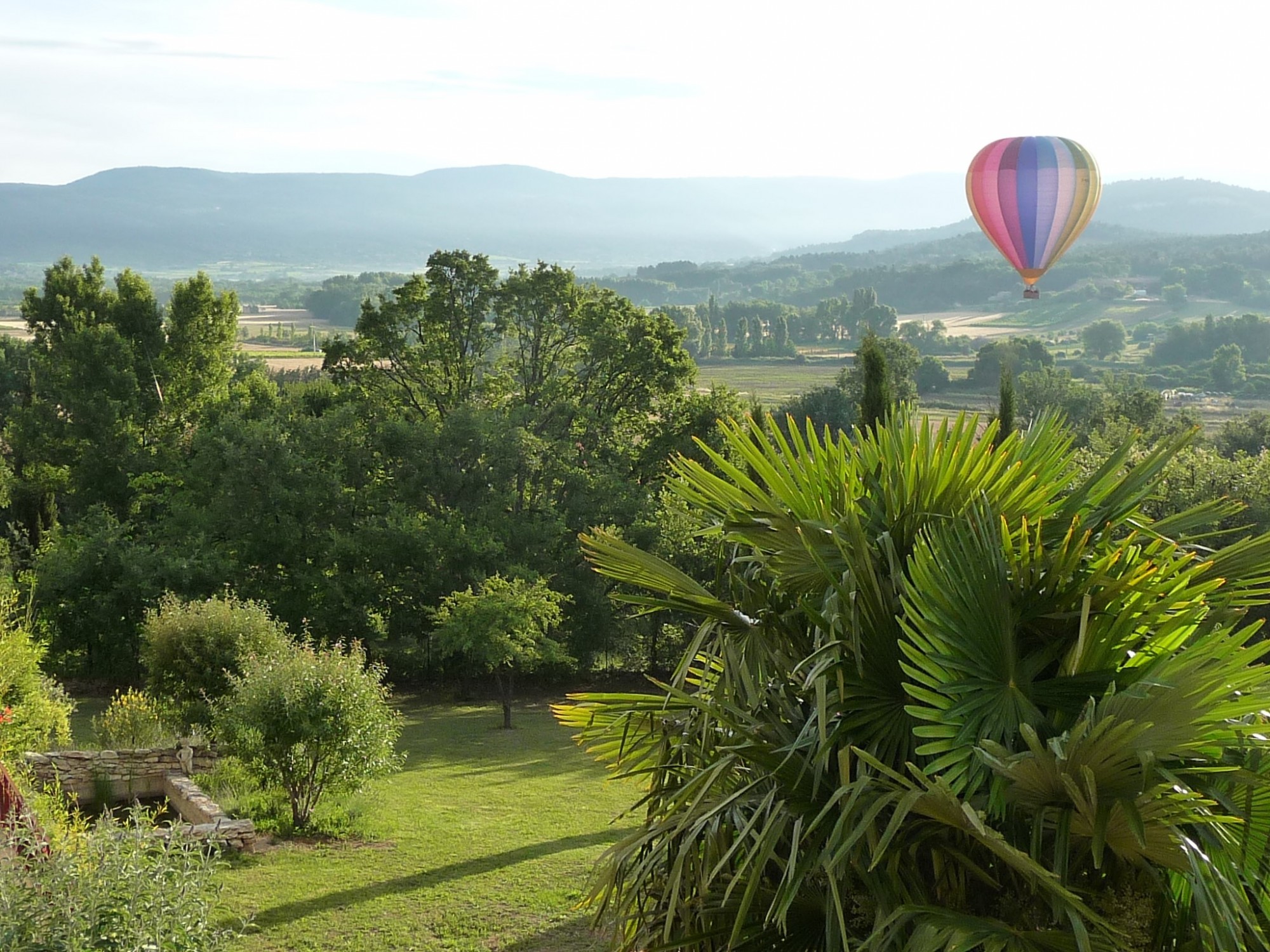 Belle maison traditionnelle avec vue en Provence