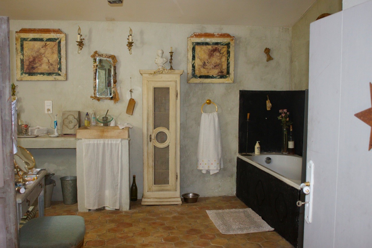 Maison de hameau à vendre dans le Luberon avec petite piscine    