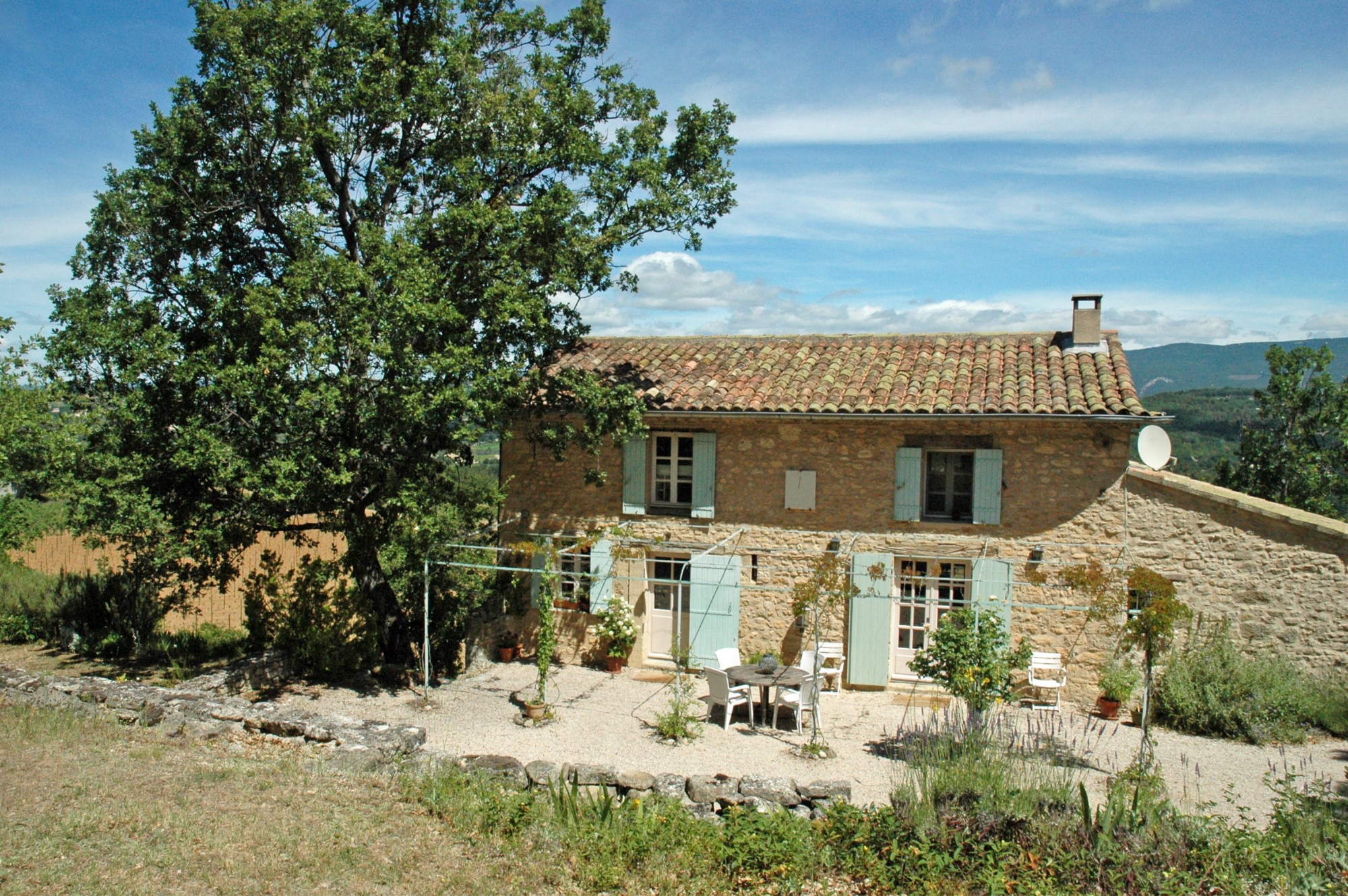 Mas provençal avec vues sur le Luberon