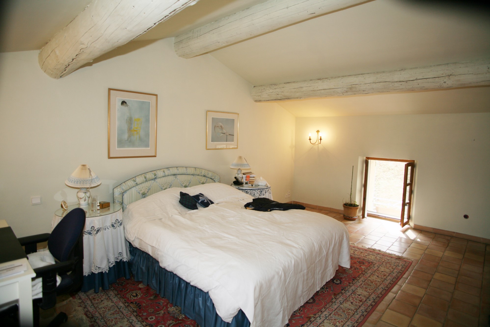 A vendre en Luberon à Gordes,  authentique mas provençal en pierres avec vues dominantes 