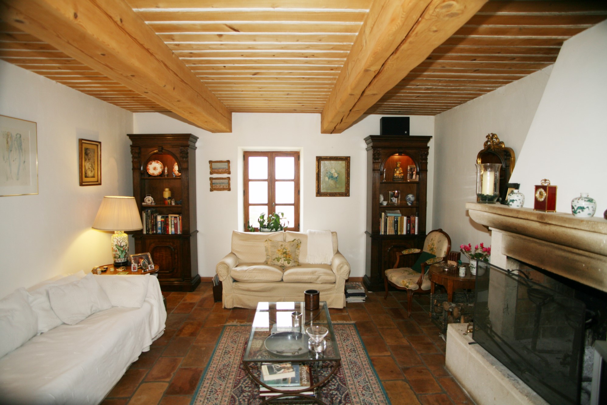 A vendre en Luberon à Gordes,  authentique mas provençal en pierres avec vues dominantes 