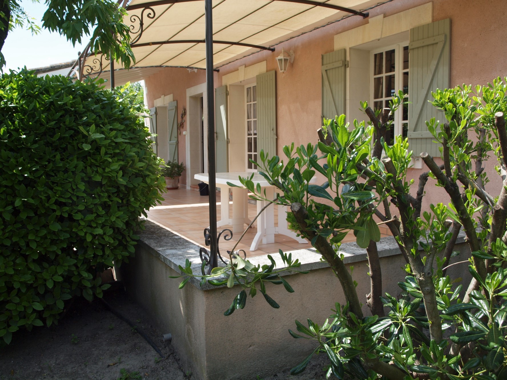 A vendre à l'Isle-sur-la-Sorgue, ensemble constitué de deux petites maison   