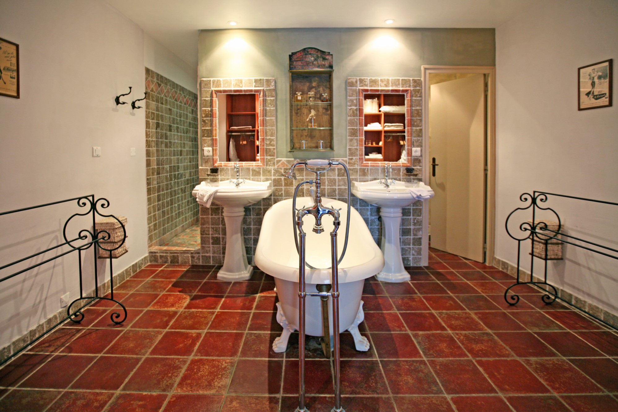 Bastide provençale avec grand jardin et piscine à vendre   en Provence