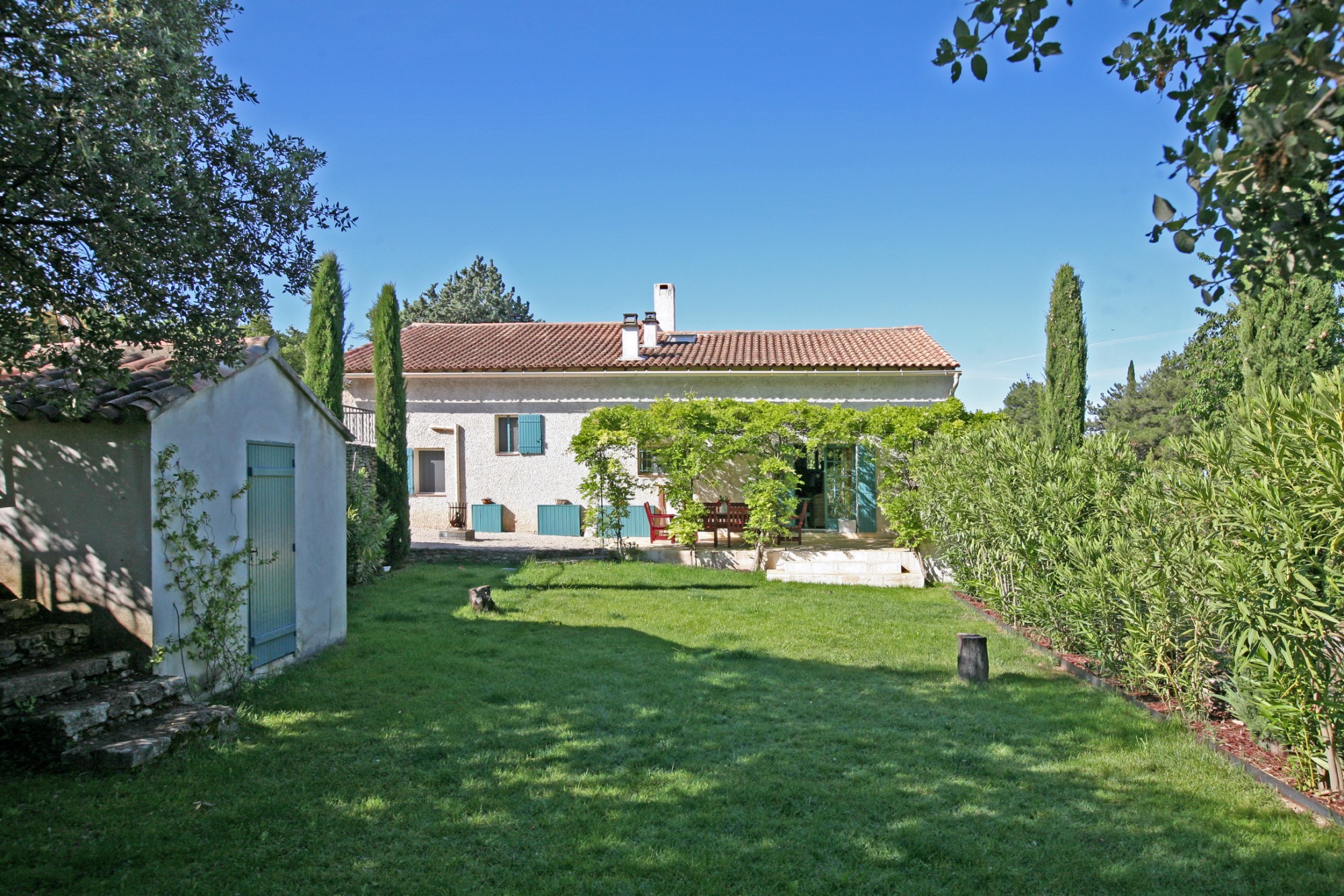 Maison de village avec piscine    