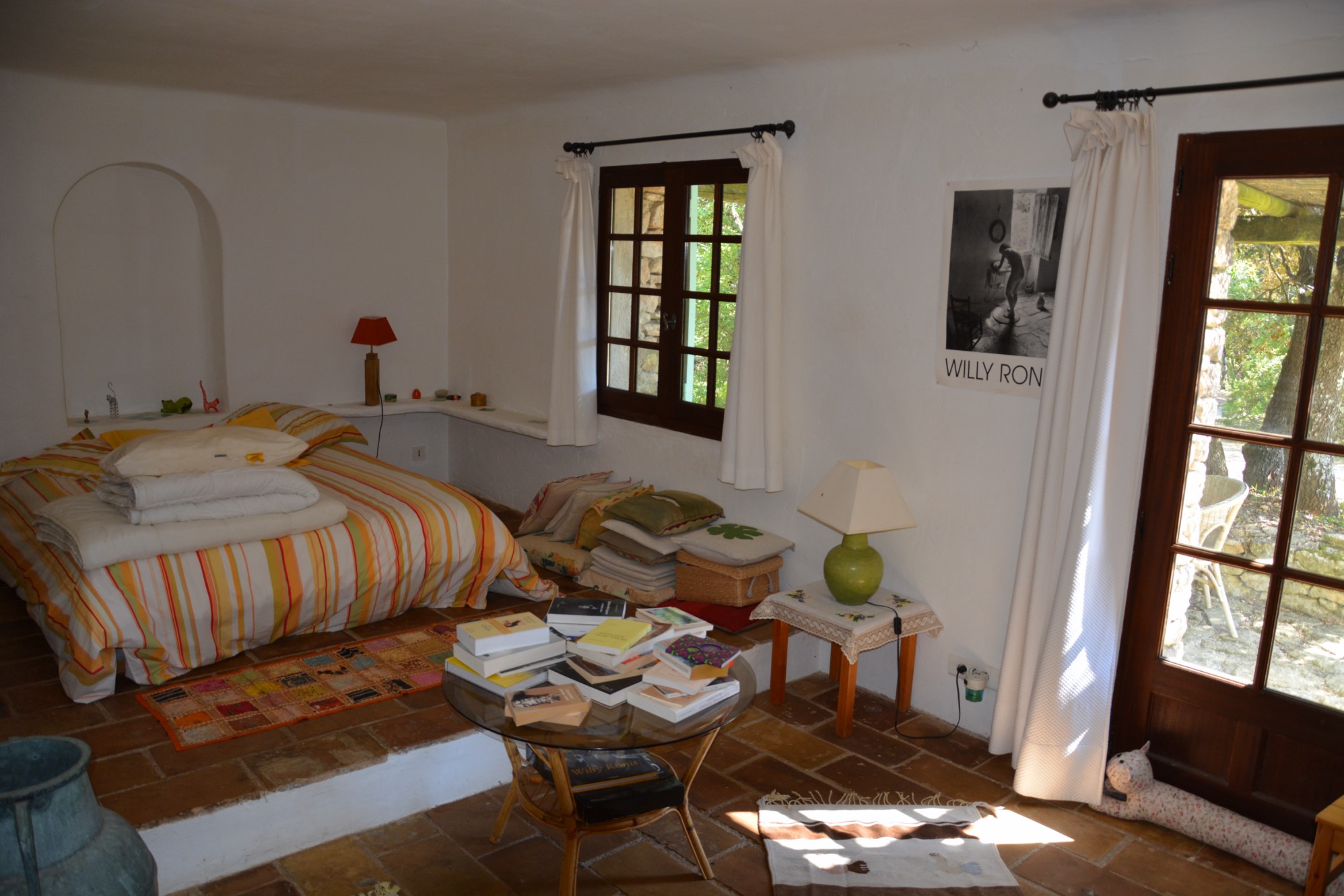 En vente,  en Luberon, propriété en pierres,  de 3 habitations sur 2.6 hectares 